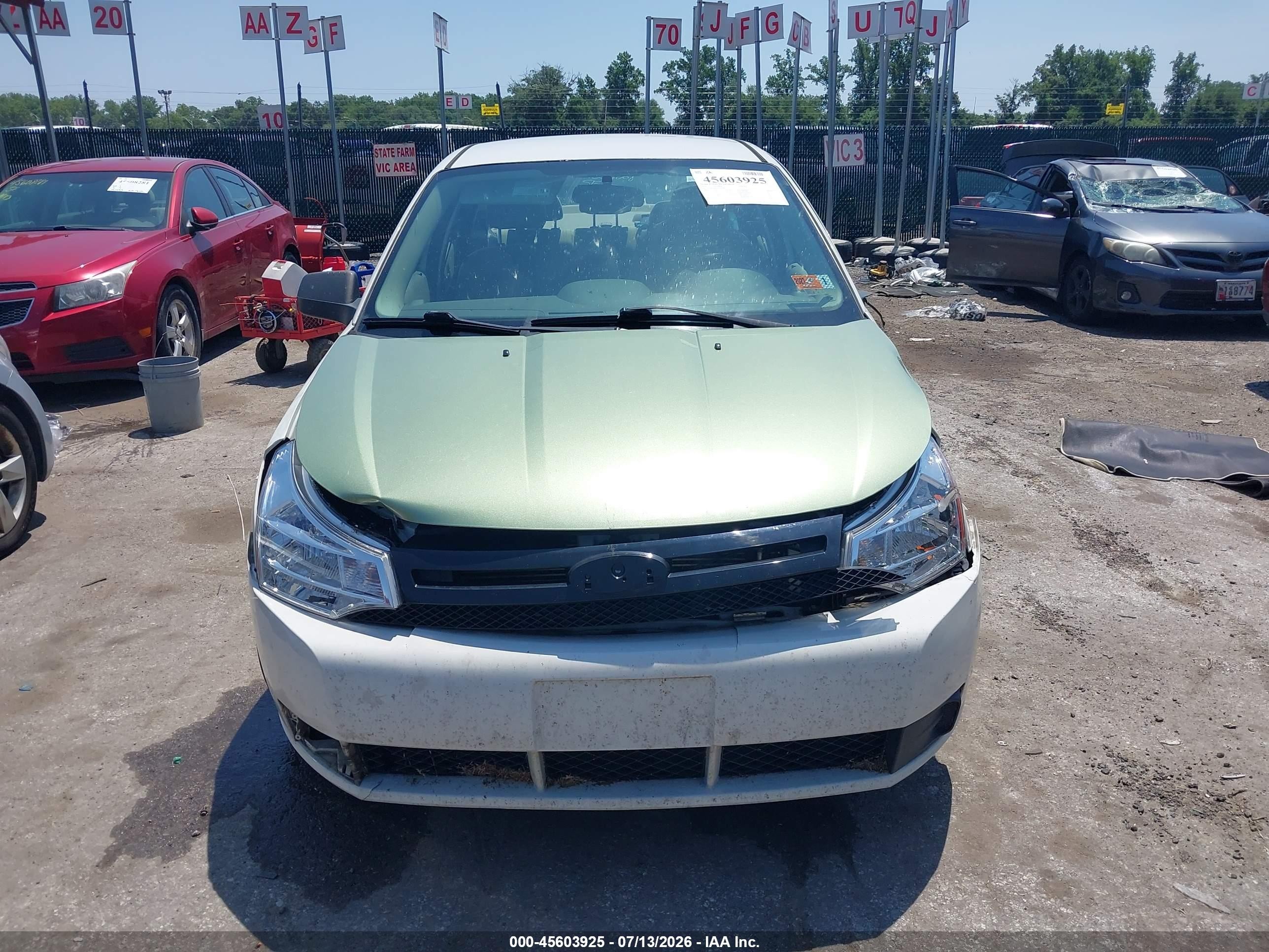 2010 Ford Focus Se White vin: 1FAHP3FN5AW256092