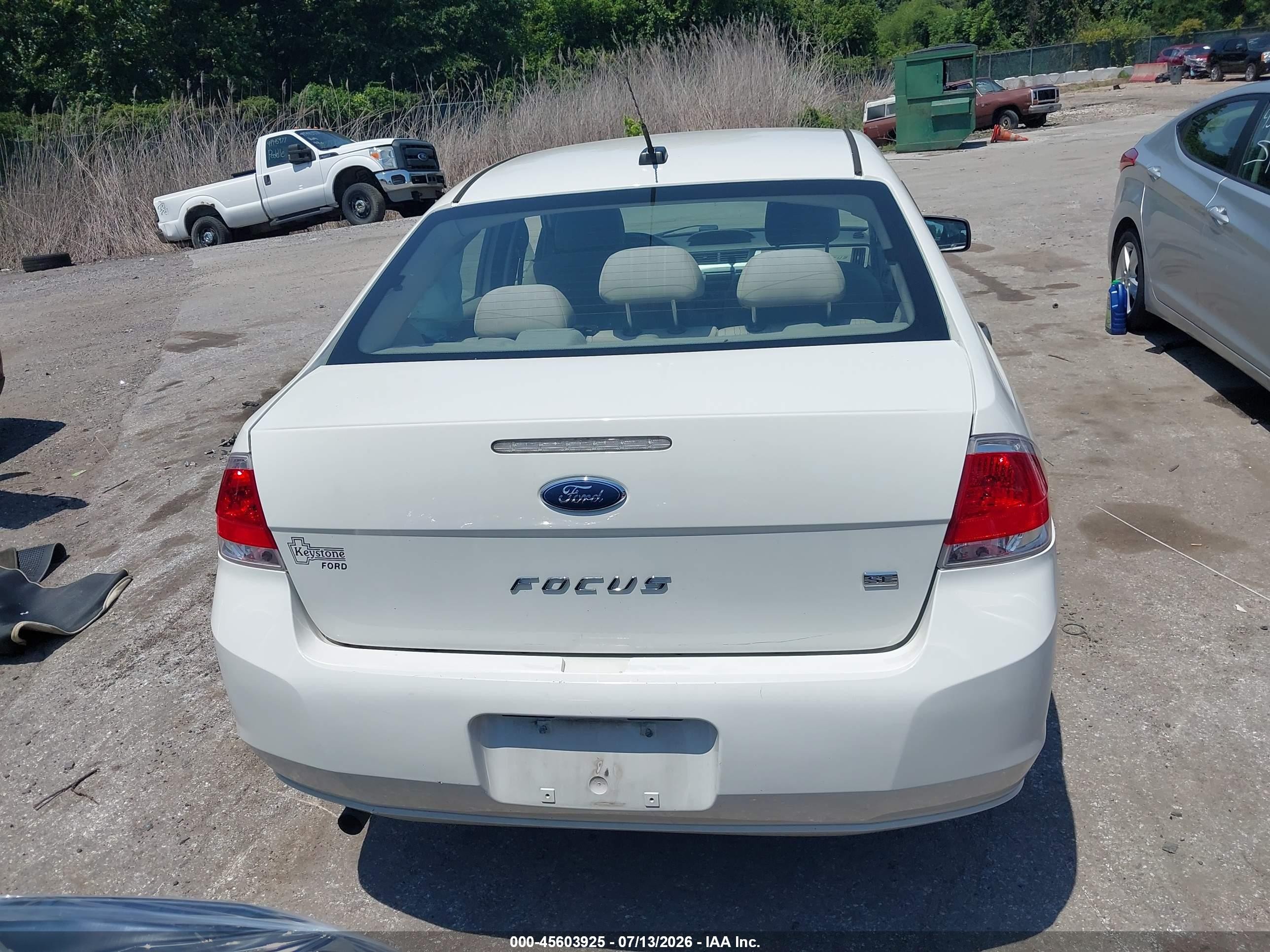 2010 Ford Focus Se White vin: 1FAHP3FN5AW256092