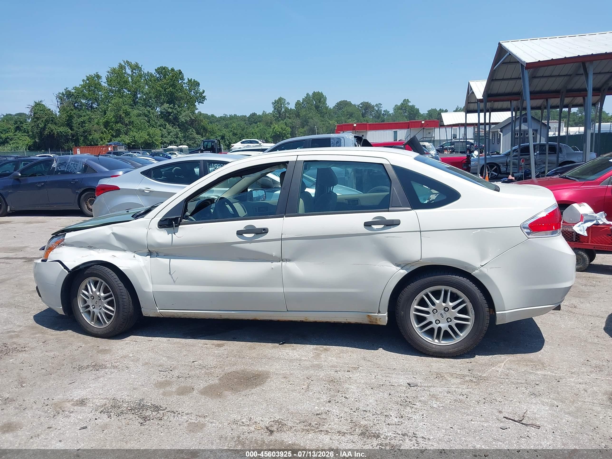 2010 Ford Focus Se White vin: 1FAHP3FN5AW256092