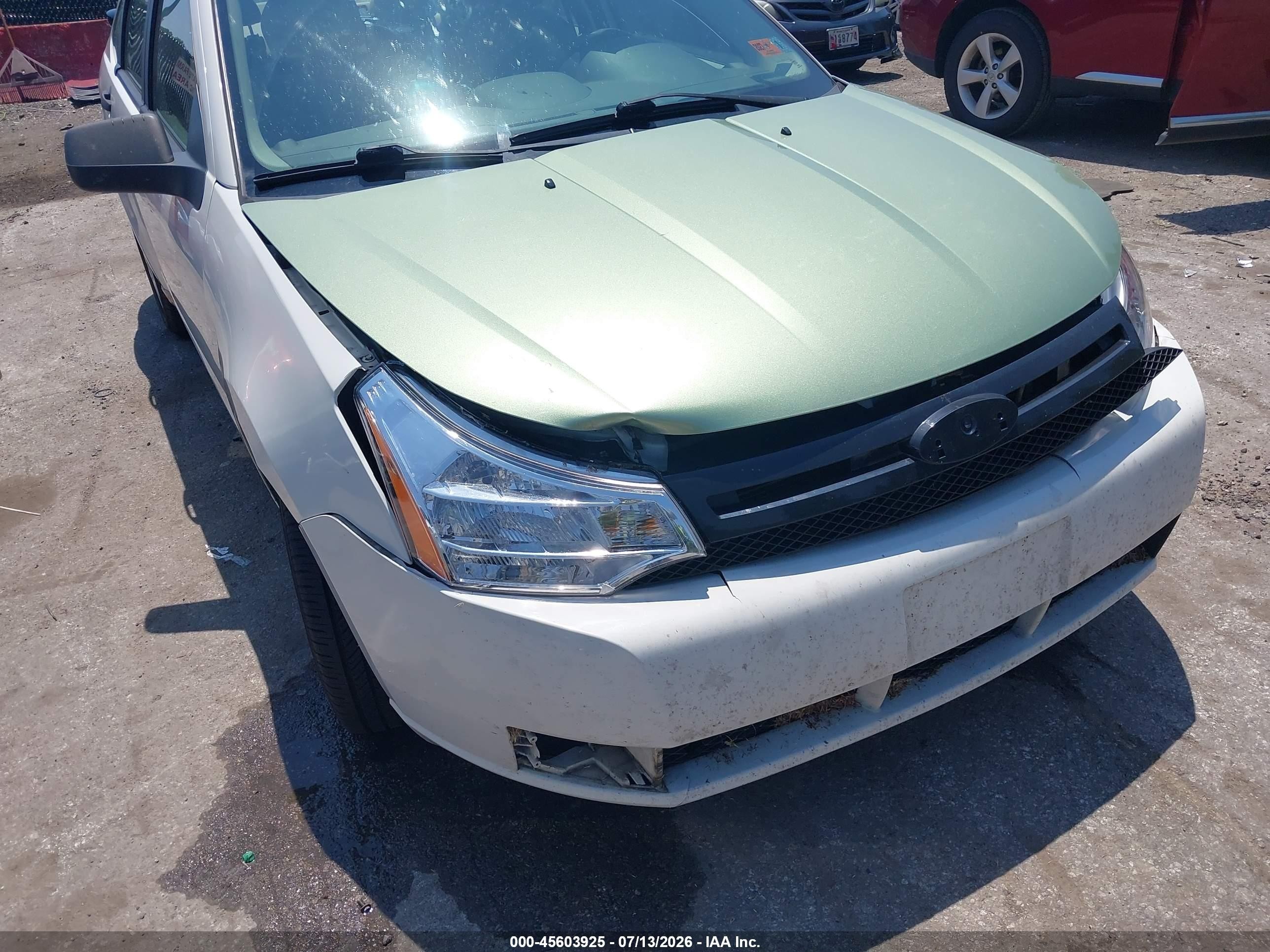 2010 Ford Focus Se White vin: 1FAHP3FN5AW256092