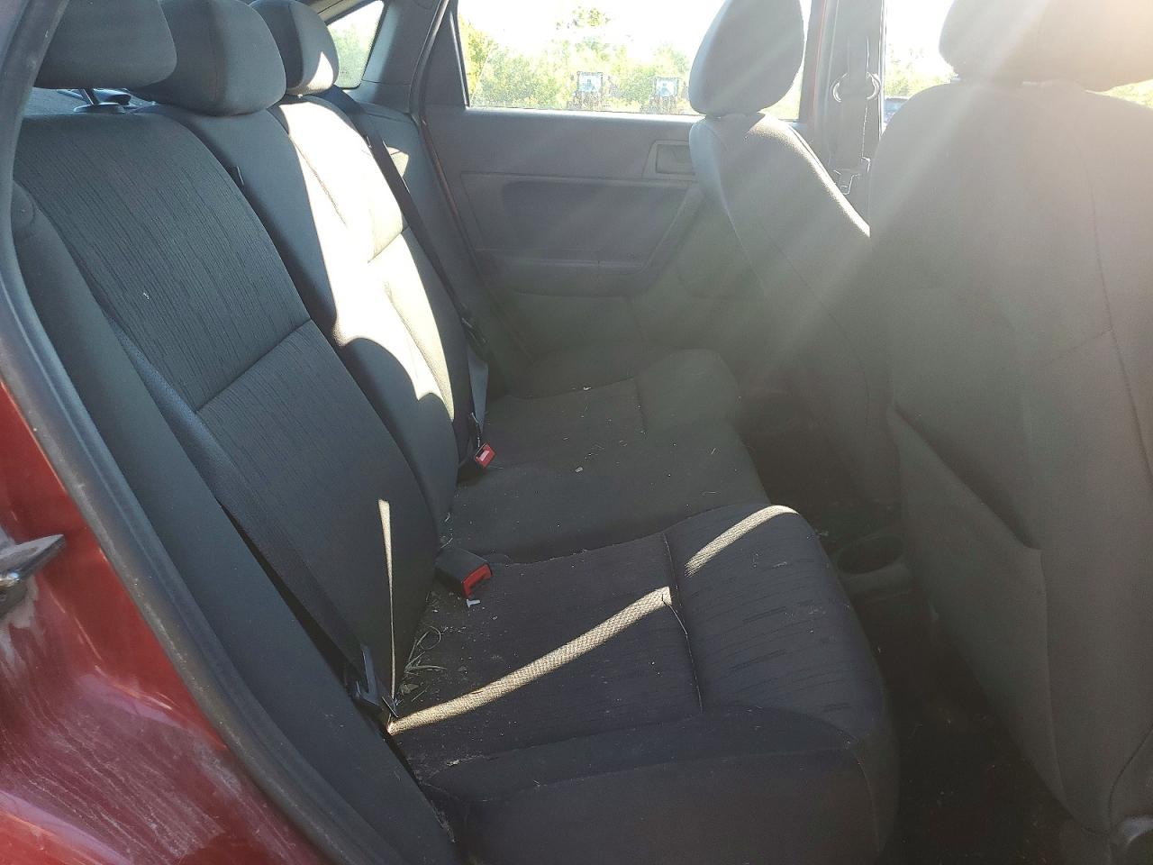 2010 Ford Focus Se Красный vin: 1FAHP3FN5AW278979