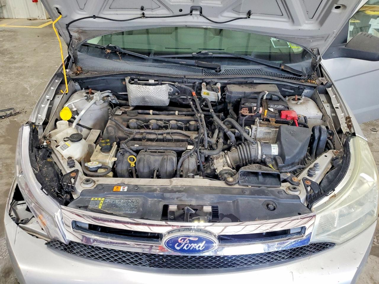 2010 Ford Focus Se Серебряный vin: 1FAHP3FN5AW285091