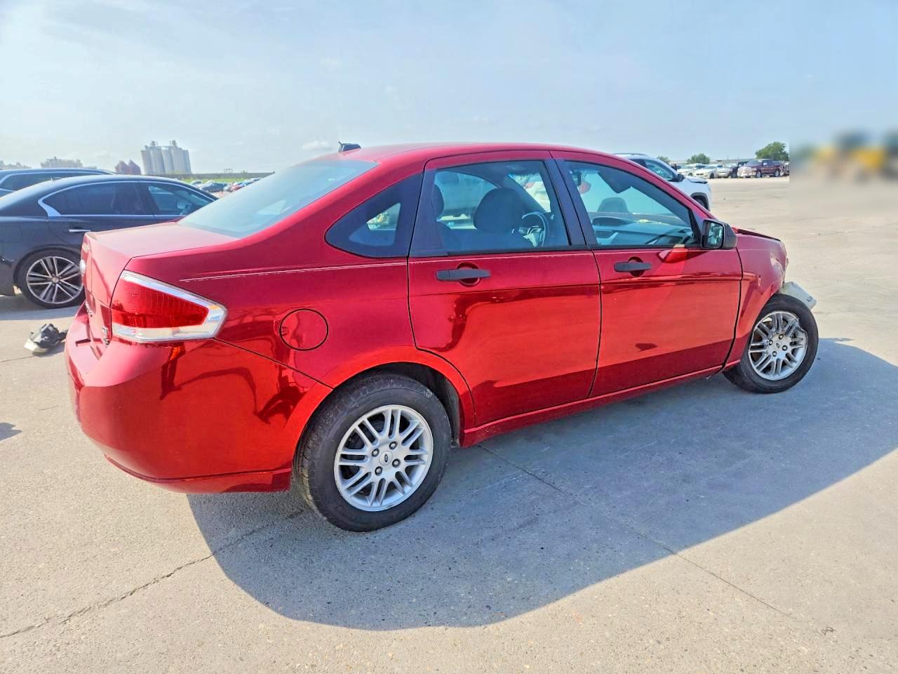2010 Ford Focus Red vin: 1FAHP3FN5AW286337