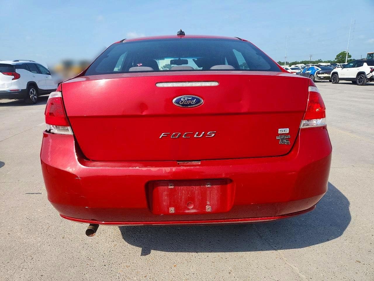 2010 Ford Focus Red vin: 1FAHP3FN5AW286337