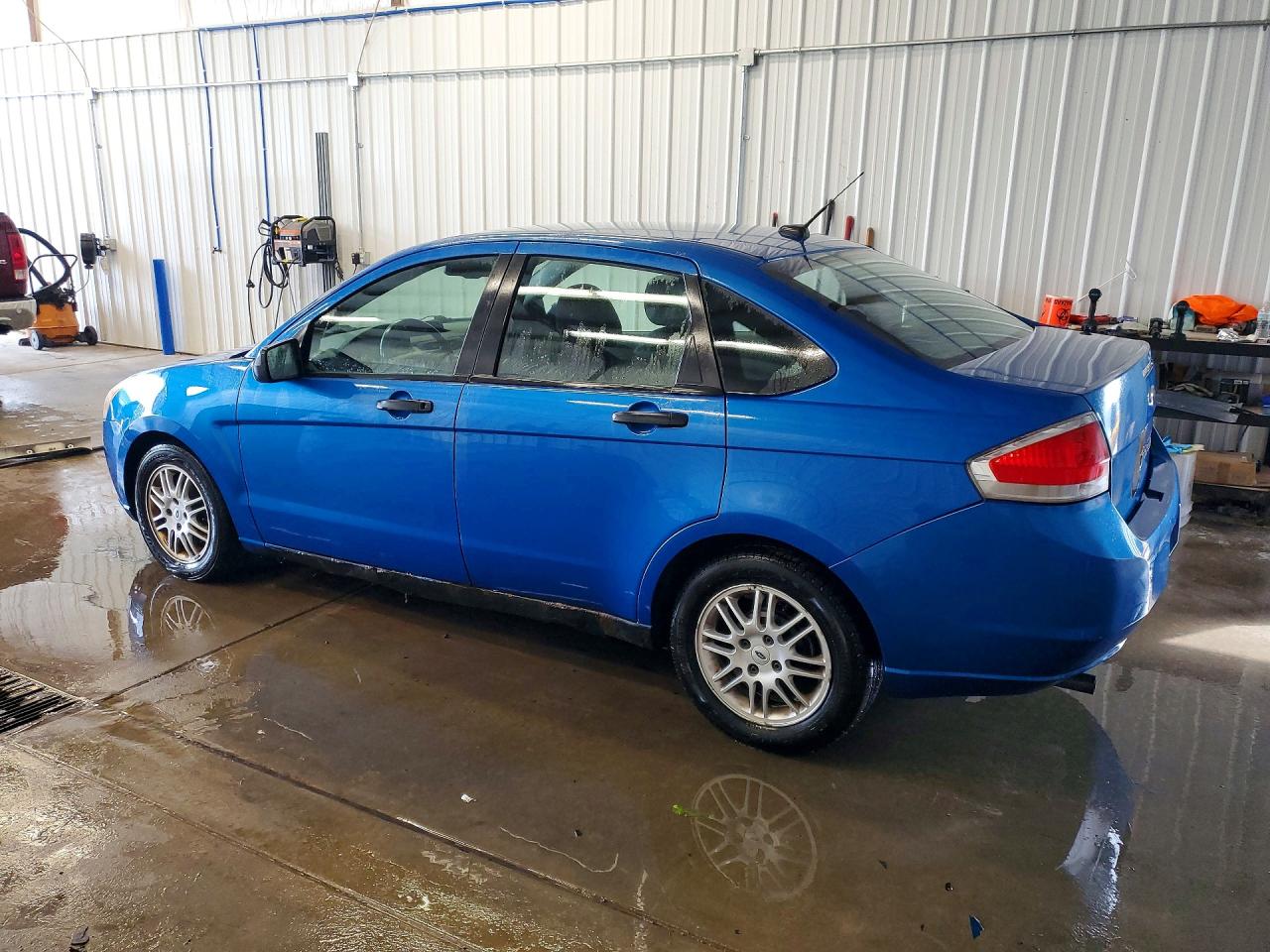 2011 Ford Focus Se Blue vin: 1FAHP3FN5BW111278
