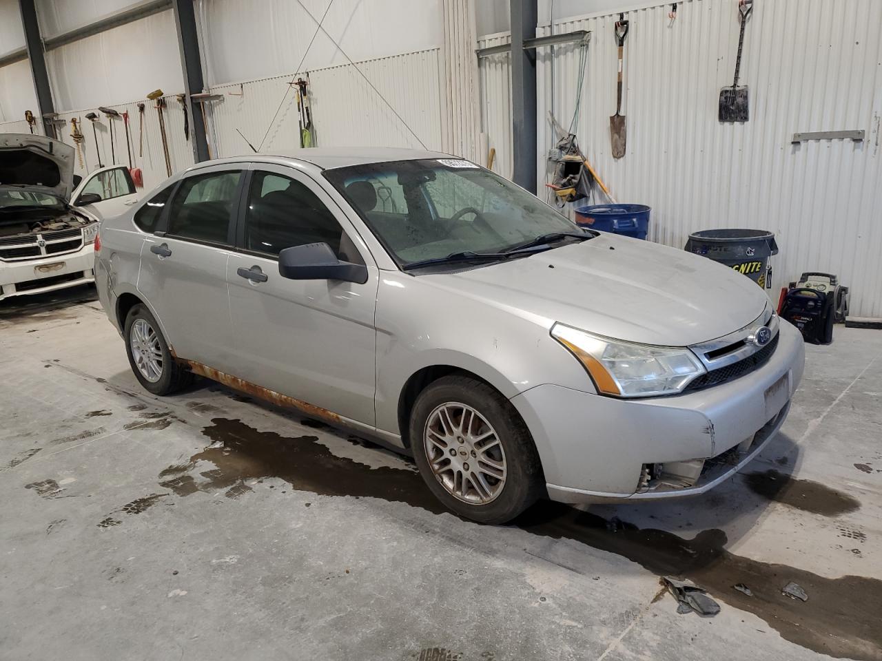 2011 Ford Focus Se Silver vin: 1FAHP3FN5BW117968