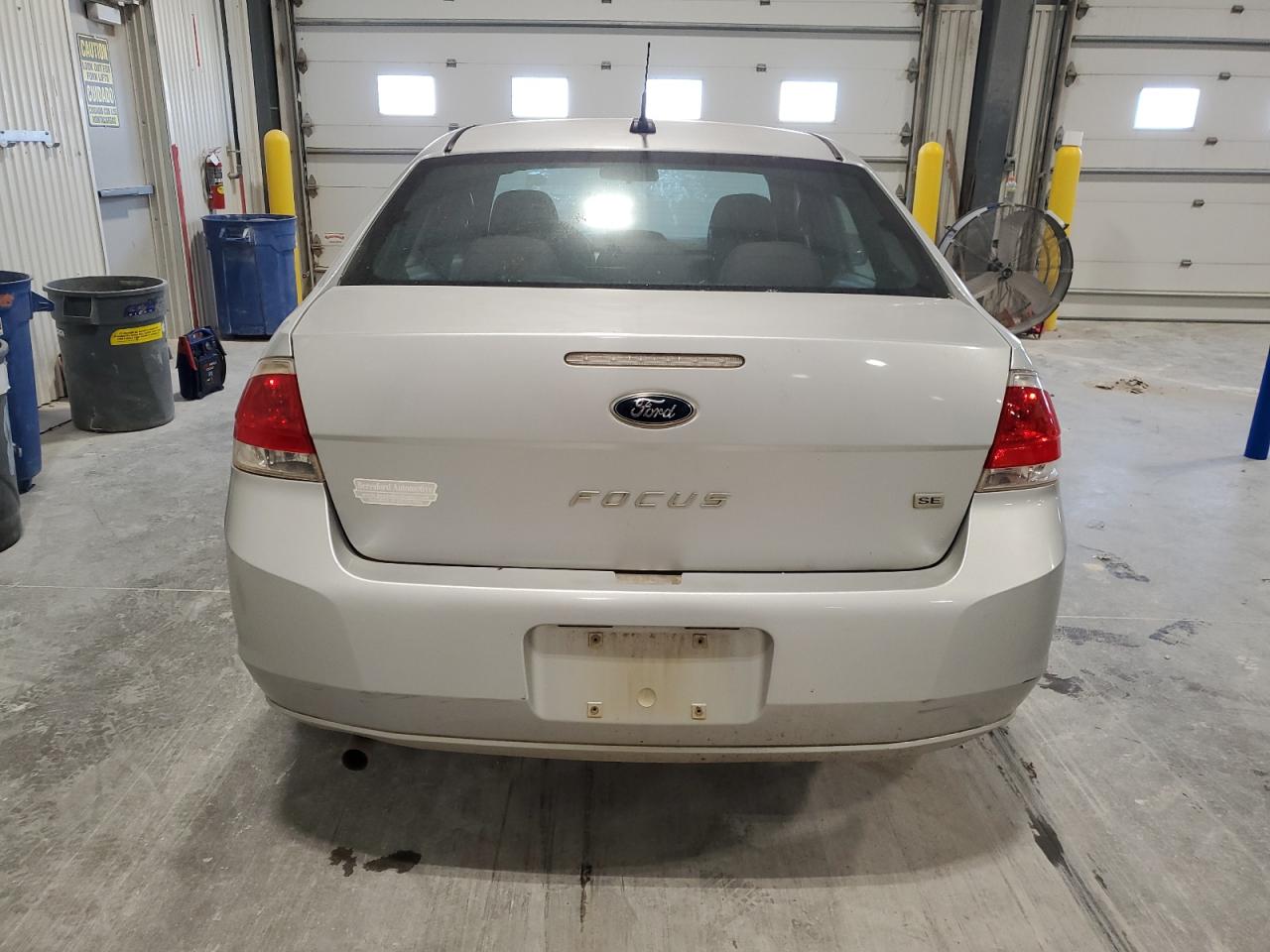 2011 Ford Focus Se Silver vin: 1FAHP3FN5BW117968