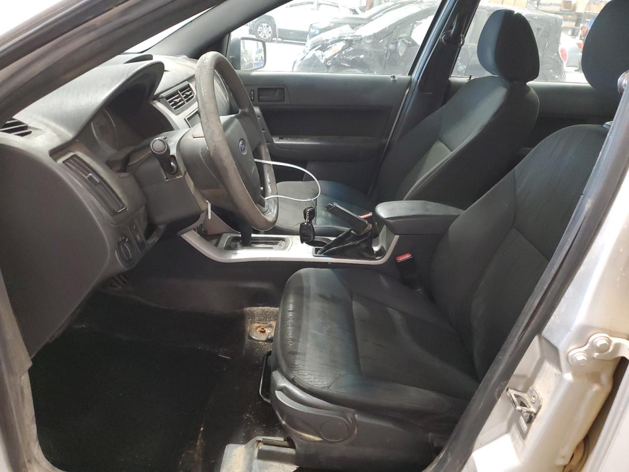 2011 Ford Focus Se Silver vin: 1FAHP3FN5BW117968