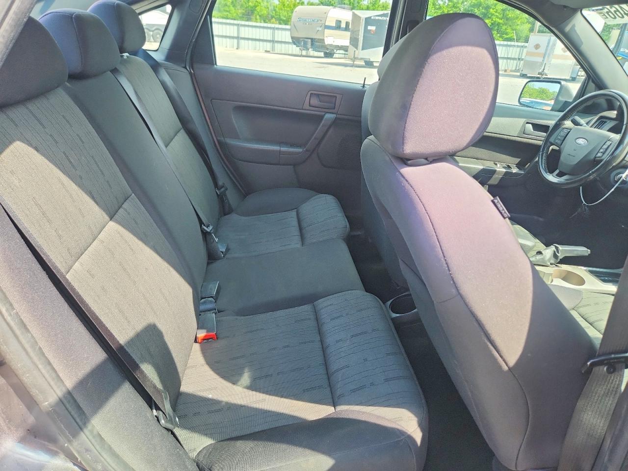 2011 Ford Focus Se Gray vin: 1FAHP3FN5BW128923