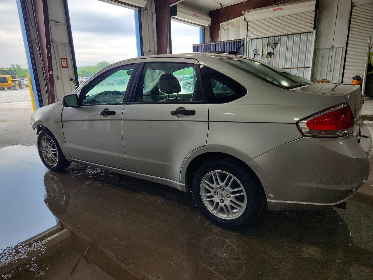 2011 Ford Focus Se Серебряный vin: 1FAHP3FN5BW132115