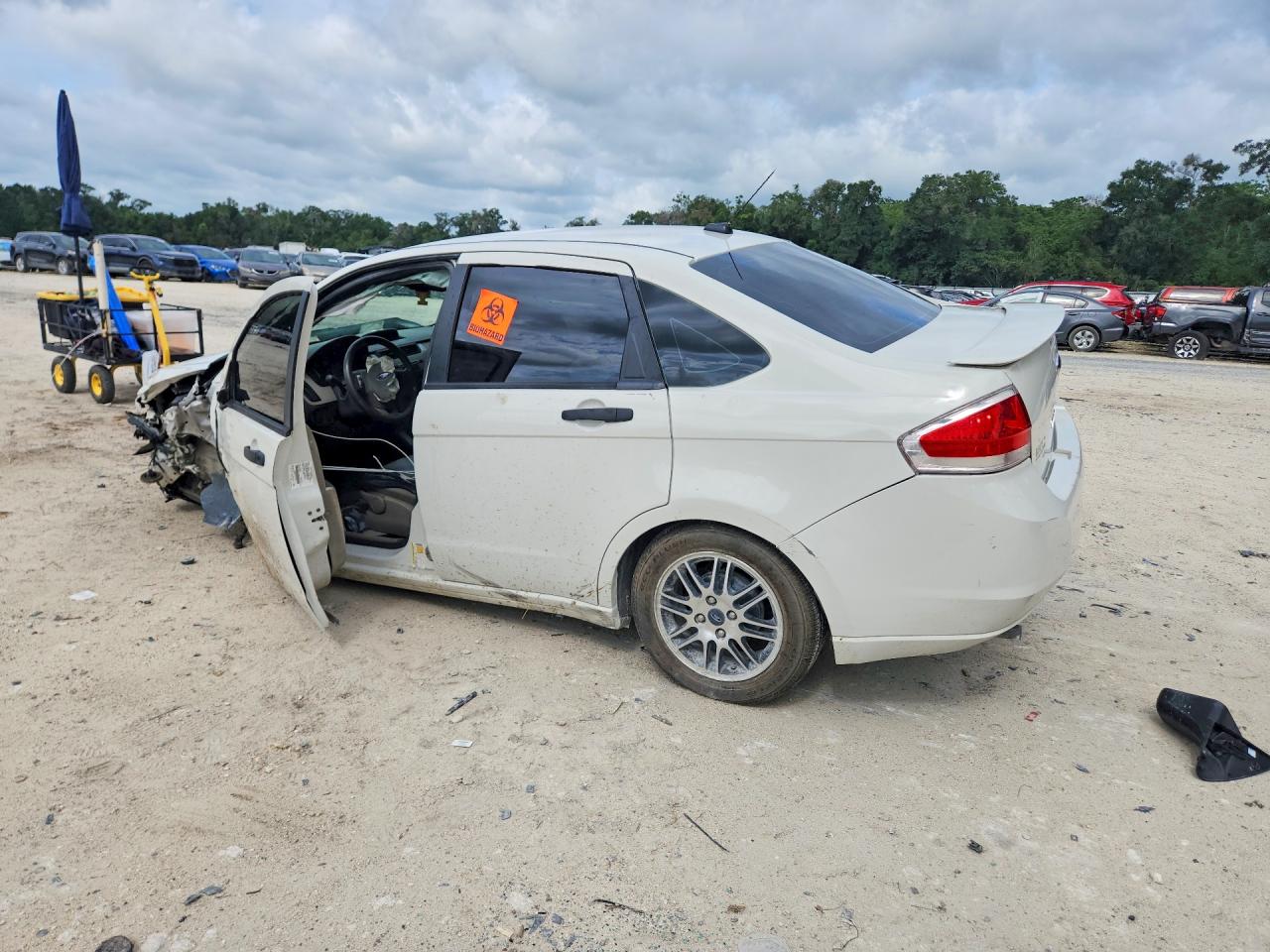 2011 Ford Focus Se White vin: 1FAHP3FN5BW132941