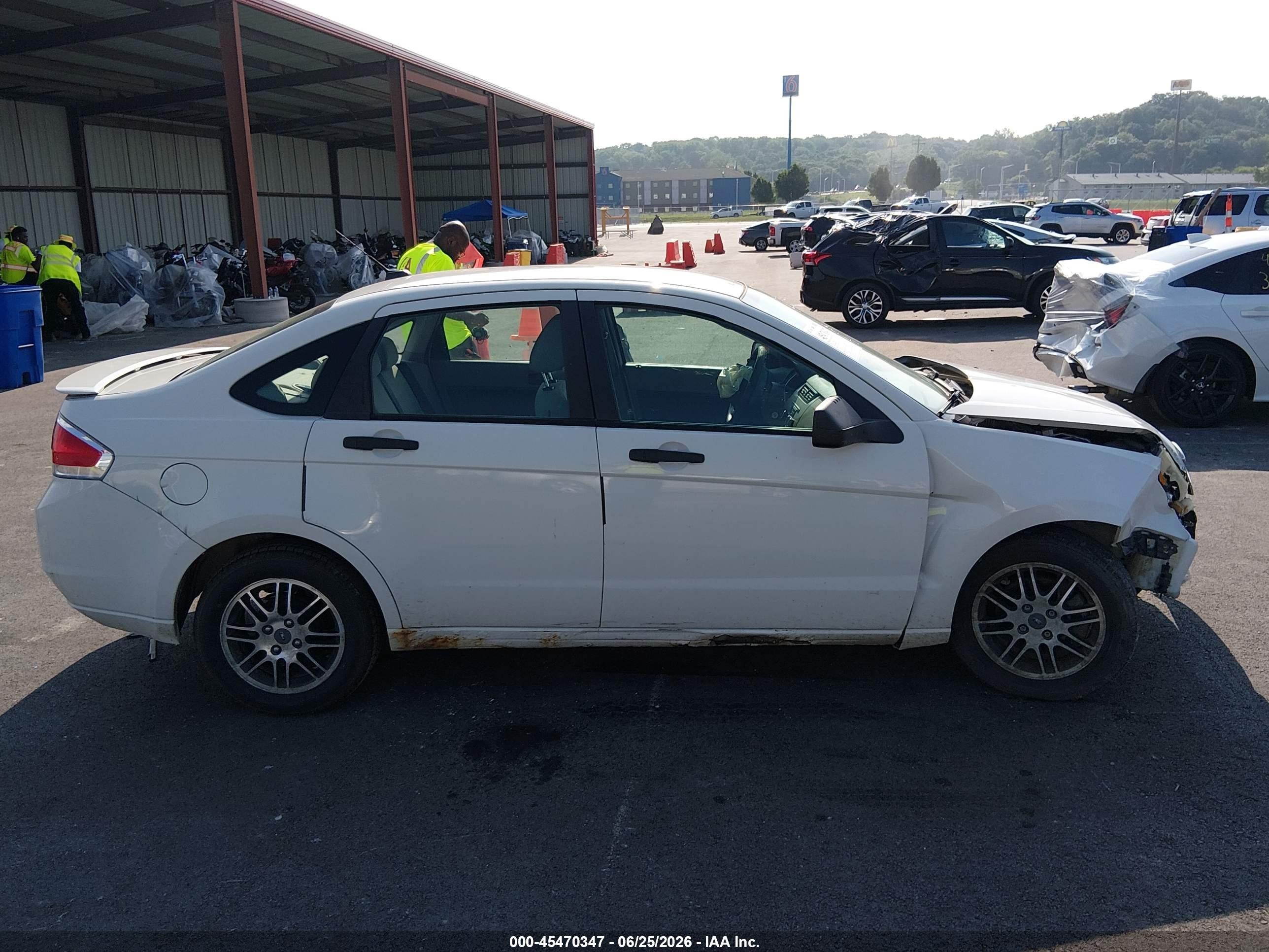 2011 Ford Focus Se White vin: 1FAHP3FN5BW169021