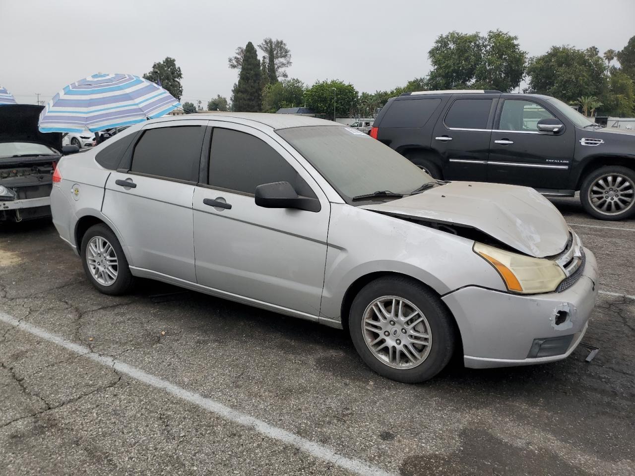 2011 Ford Focus Se Silver vin: 1FAHP3FN5BW198356