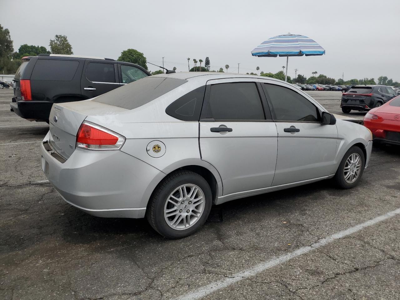 2011 Ford Focus Se Silver vin: 1FAHP3FN5BW198356