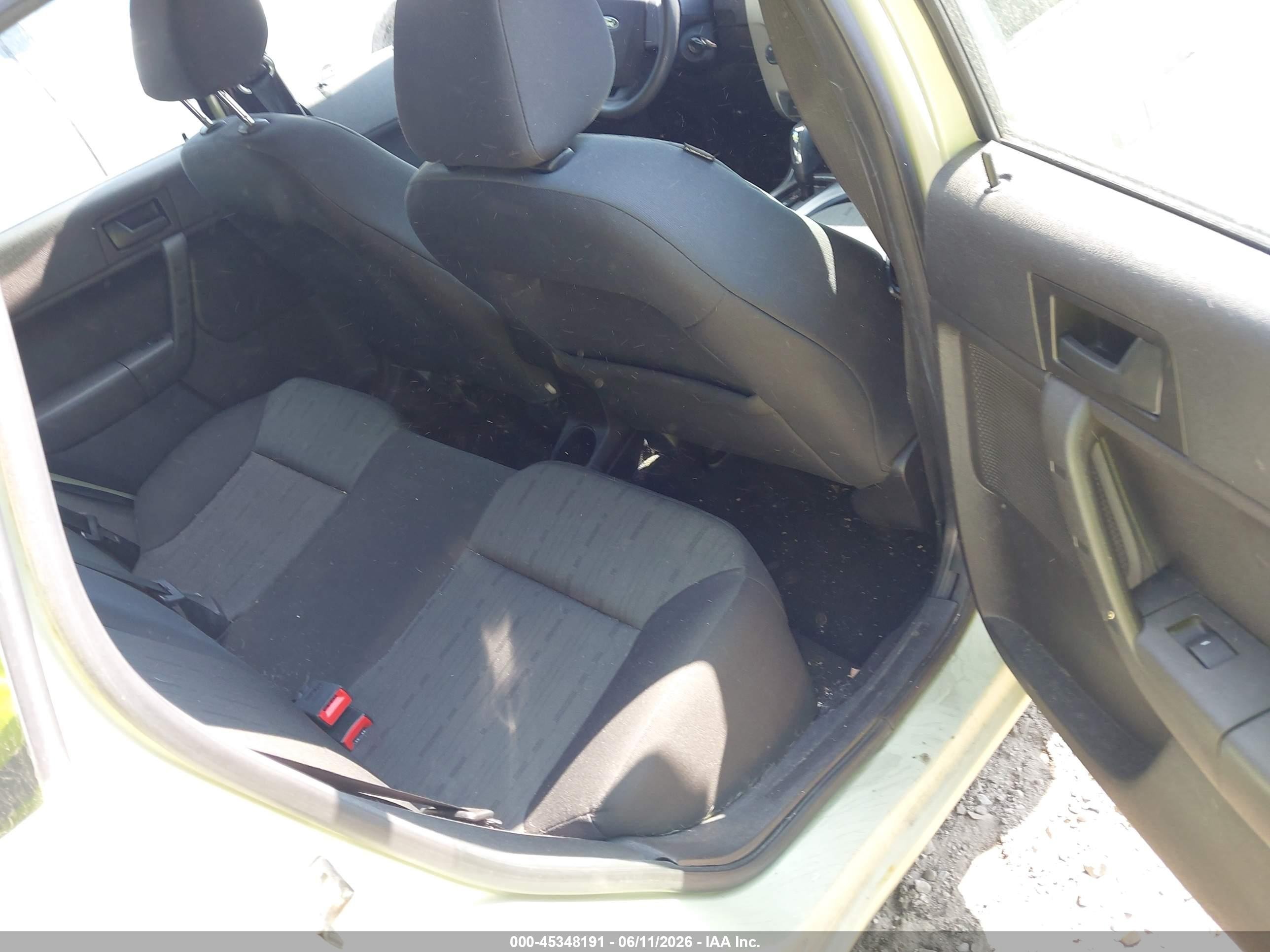 2010 Ford Focus Se Green vin: 1FAHP3FN6AW119954