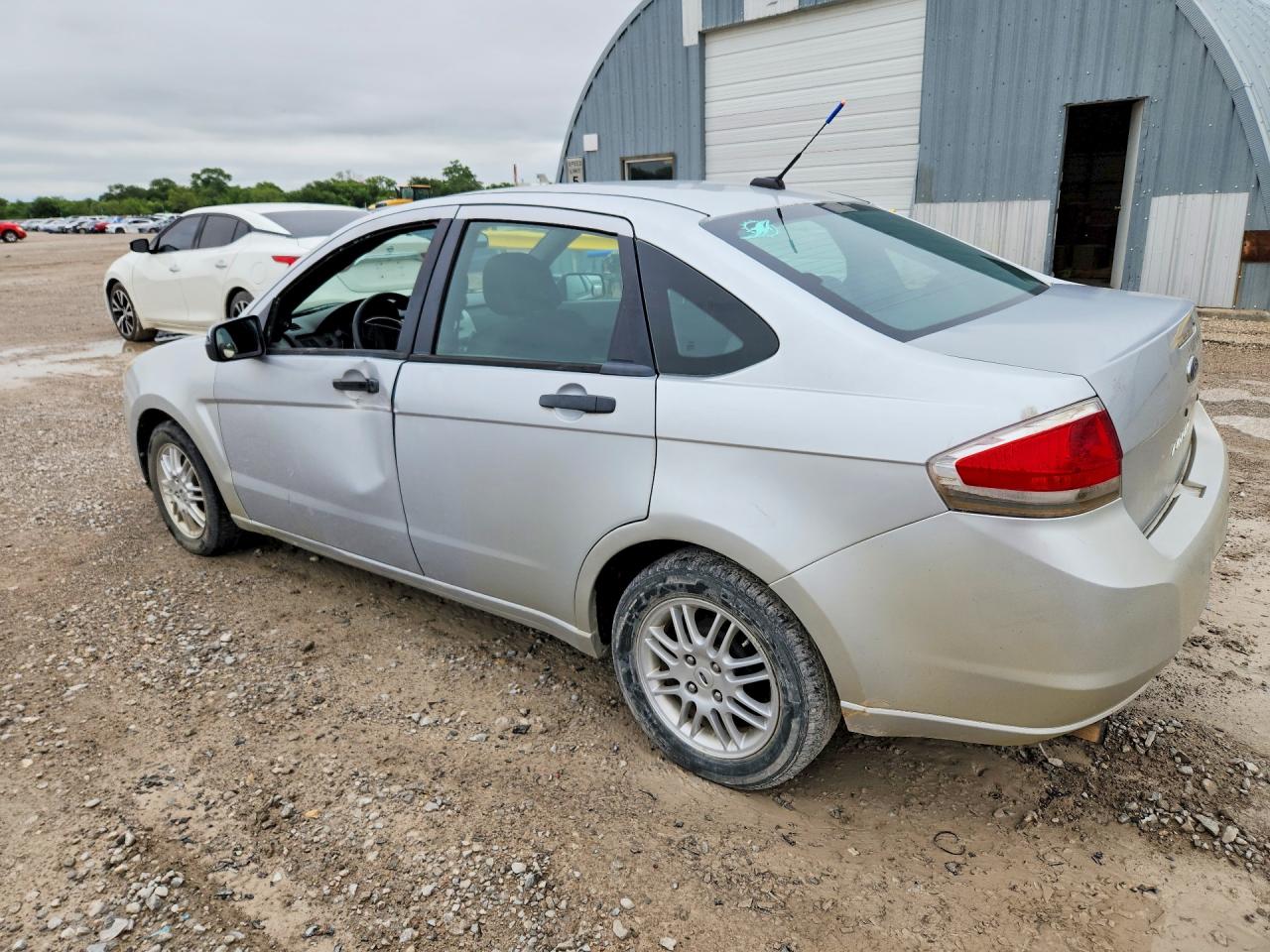 2010 Ford Focus Se Silver vin: 1FAHP3FN6AW155076