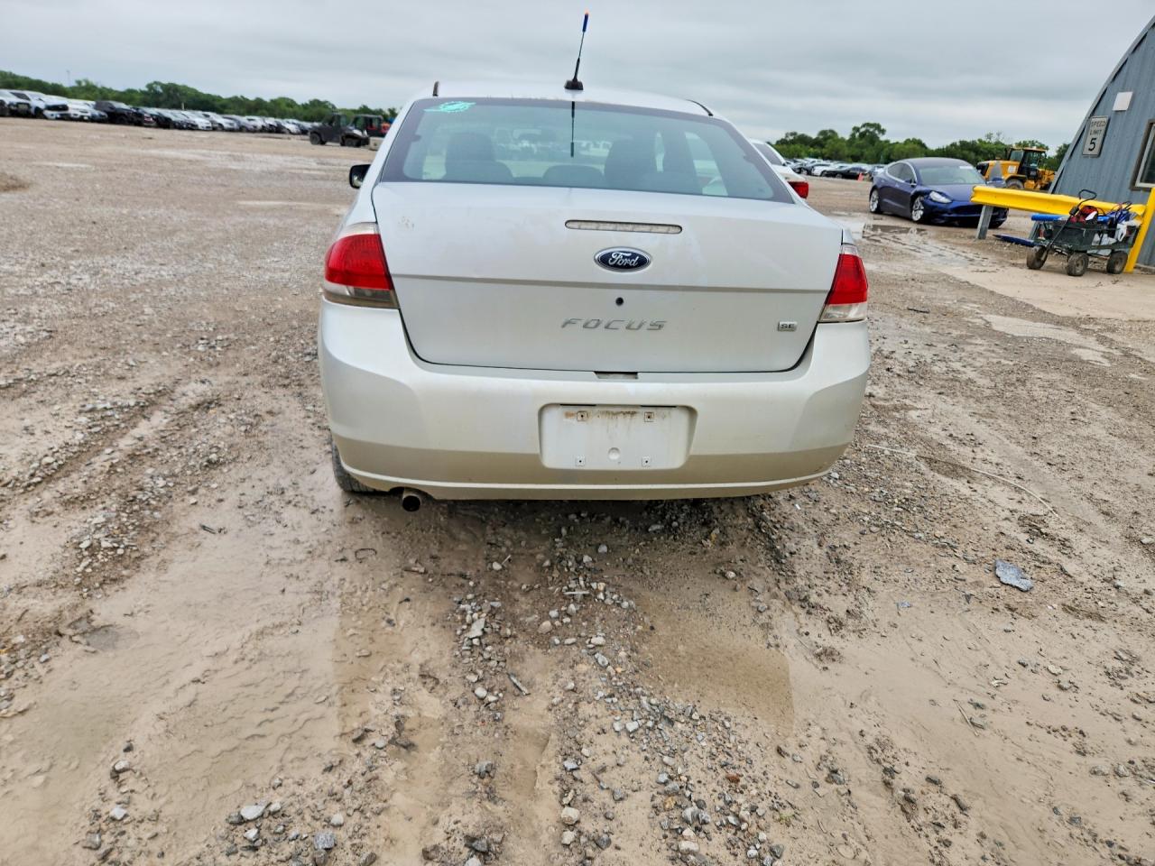 2010 Ford Focus Se Silver vin: 1FAHP3FN6AW155076