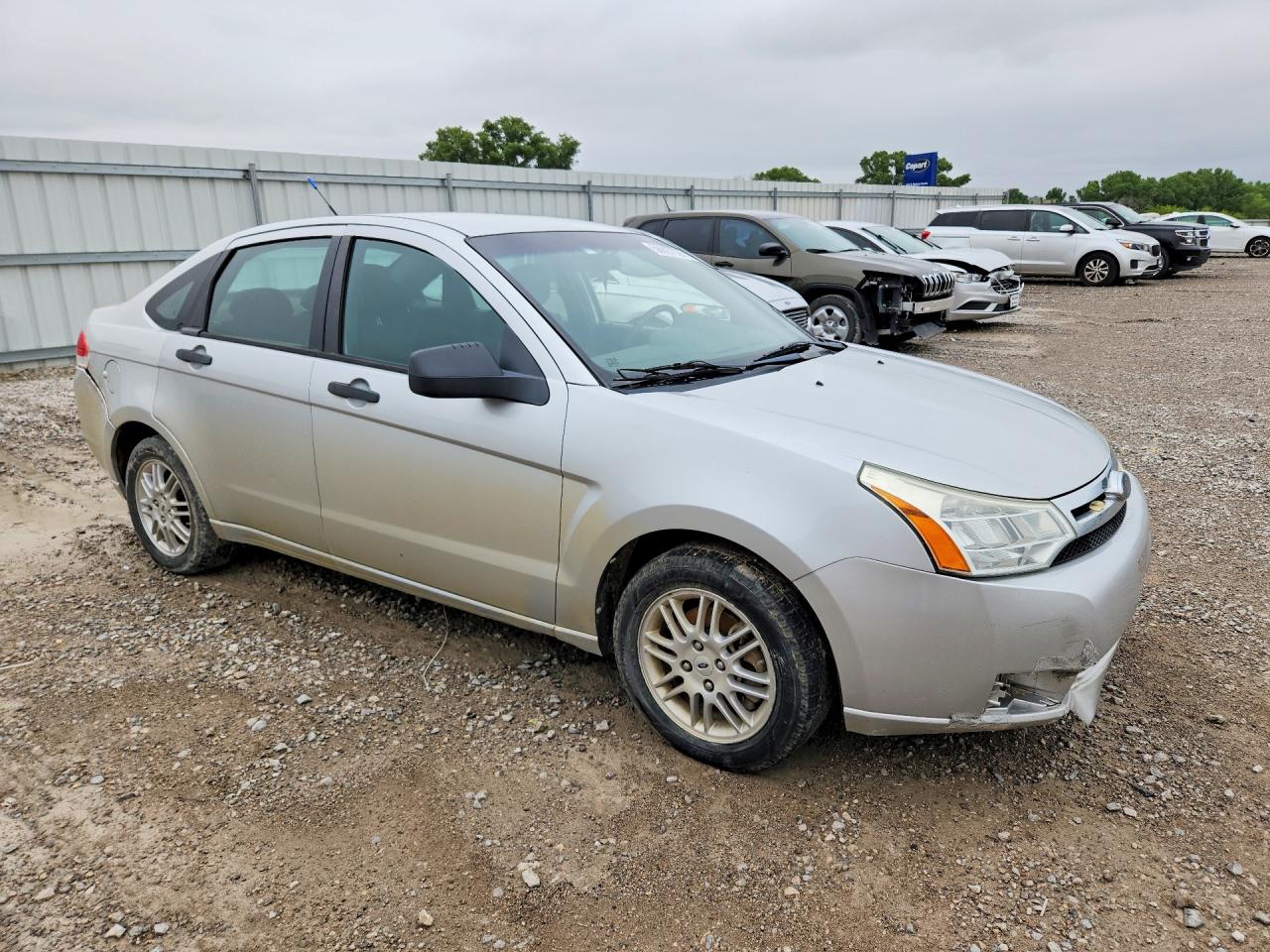 2010 Ford Focus Se Silver vin: 1FAHP3FN6AW155076