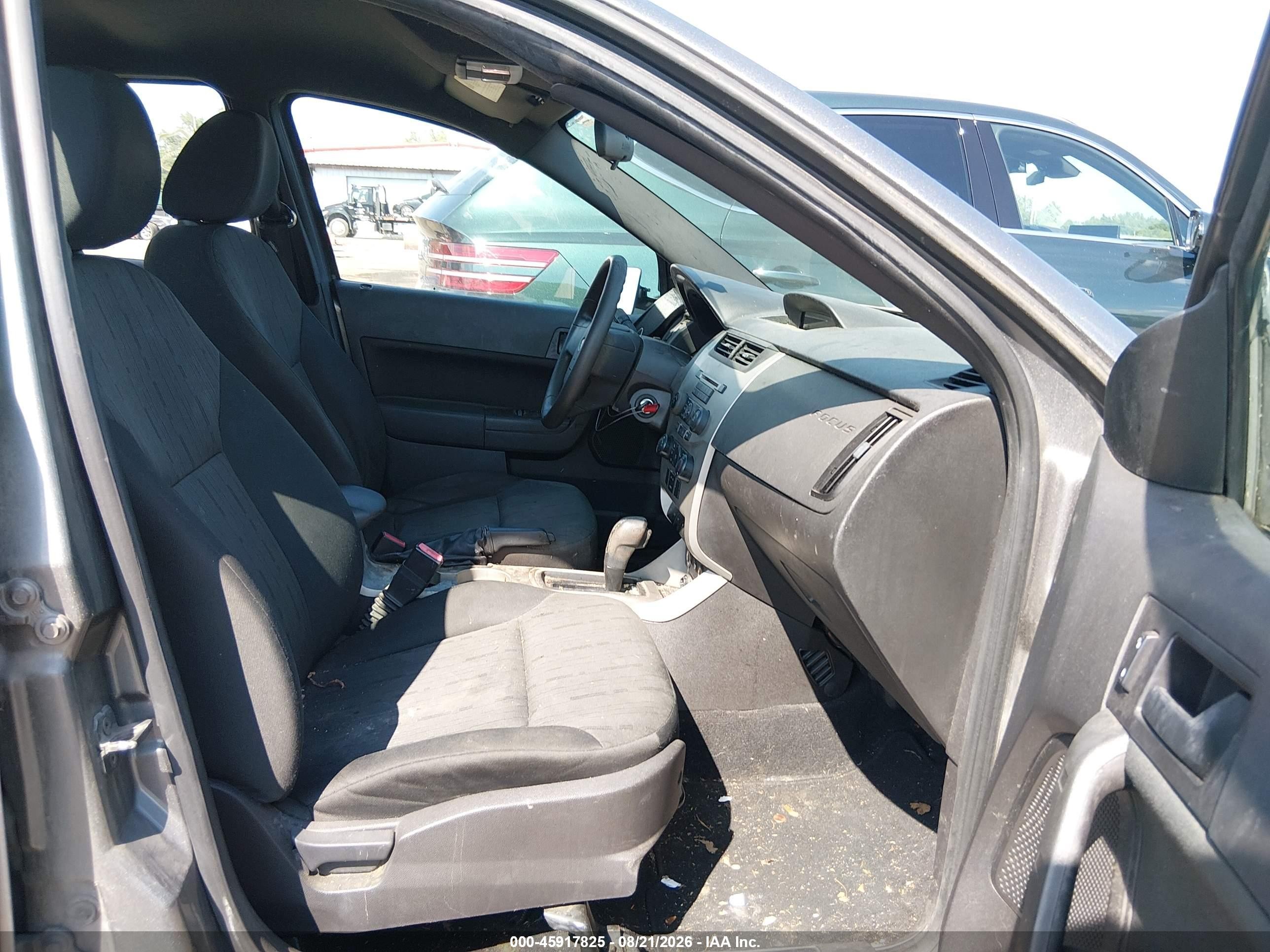 2010 Ford Focus Se Серый vin: 1FAHP3FN6AW187333