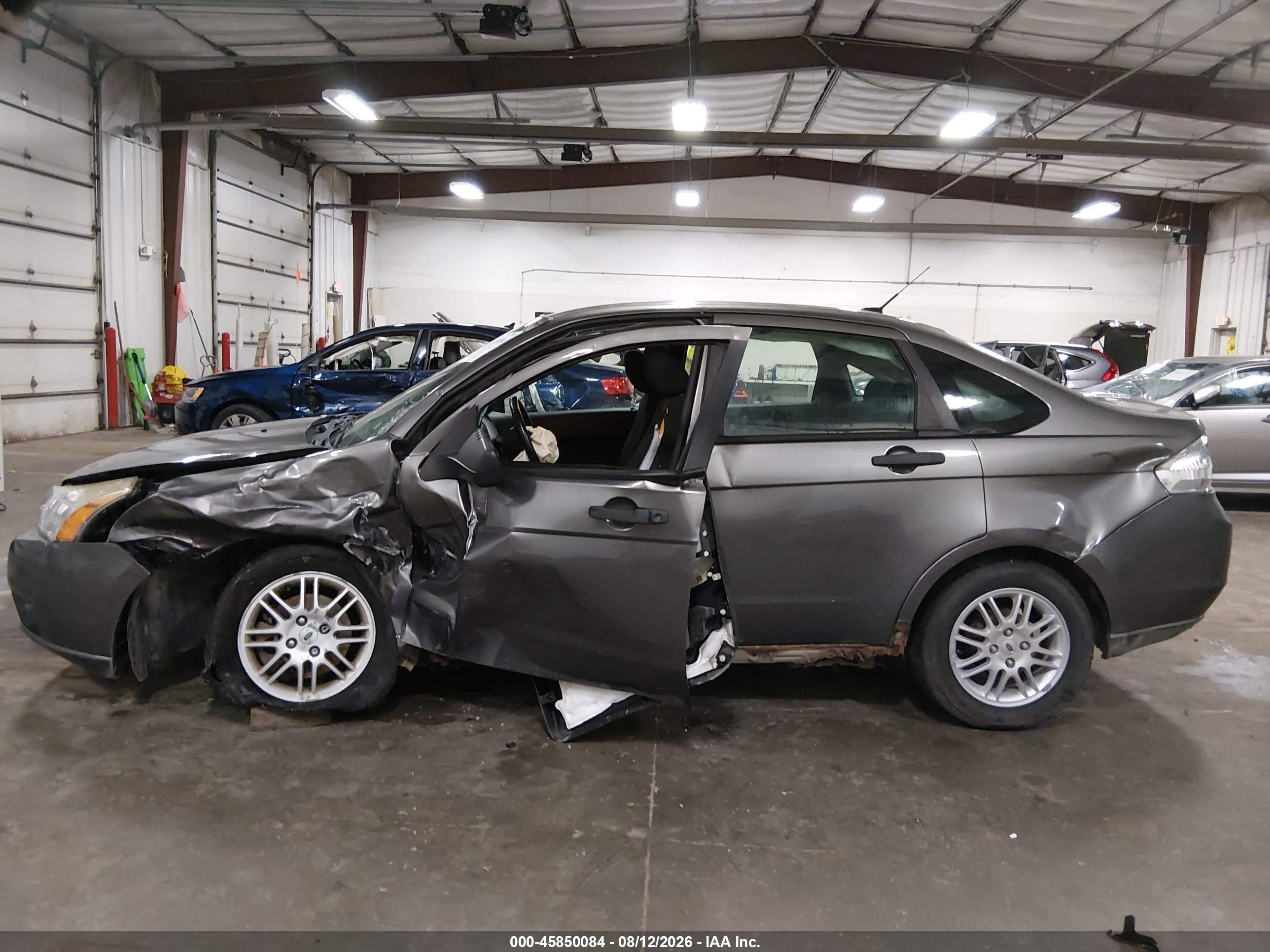 2010 Ford Focus Se Gray vin: 1FAHP3FN6AW205636