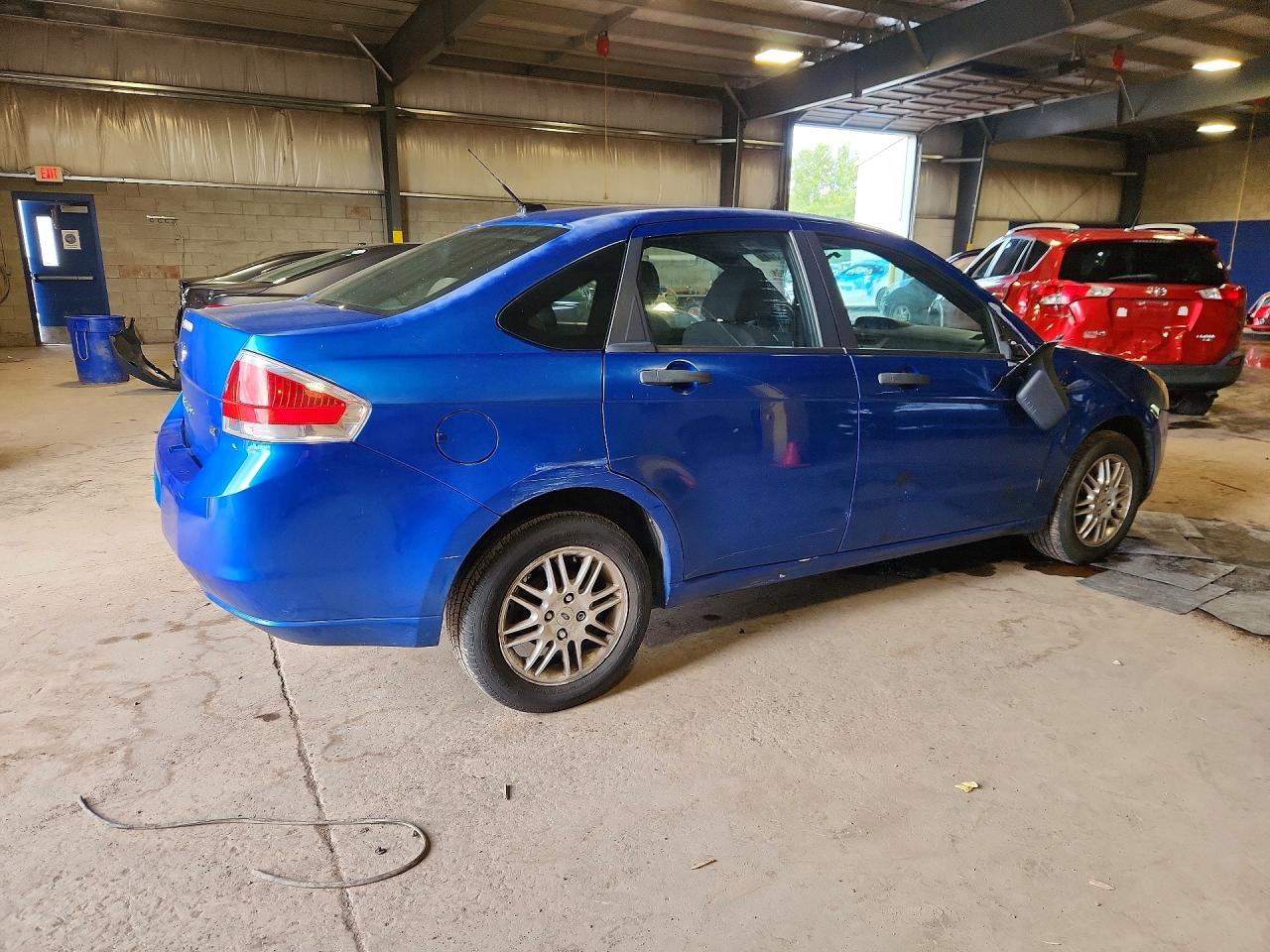 2010 Ford Focus Se Blue vin: 1FAHP3FN6AW266436