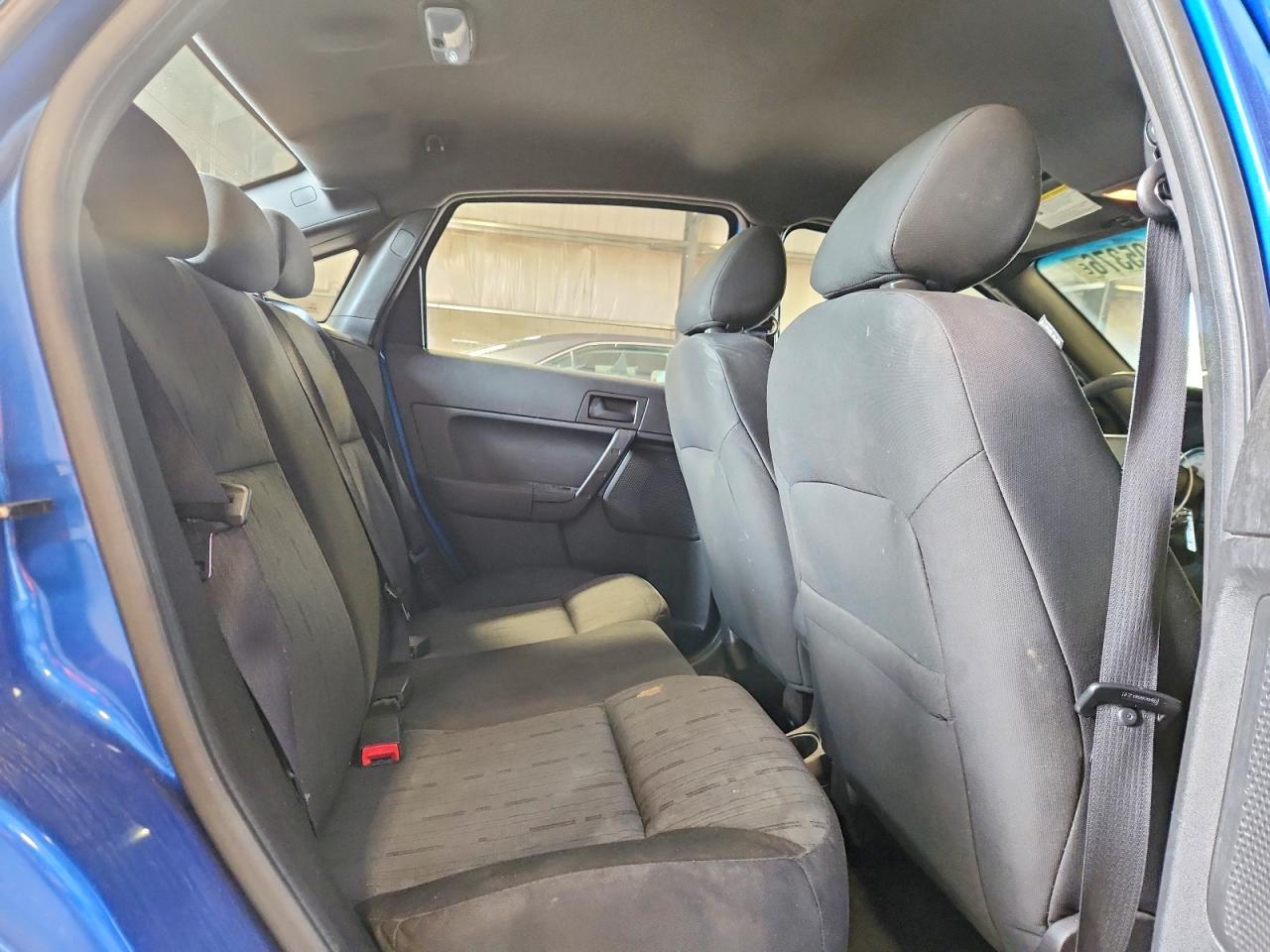 2010 Ford Focus Se Blue vin: 1FAHP3FN6AW266436