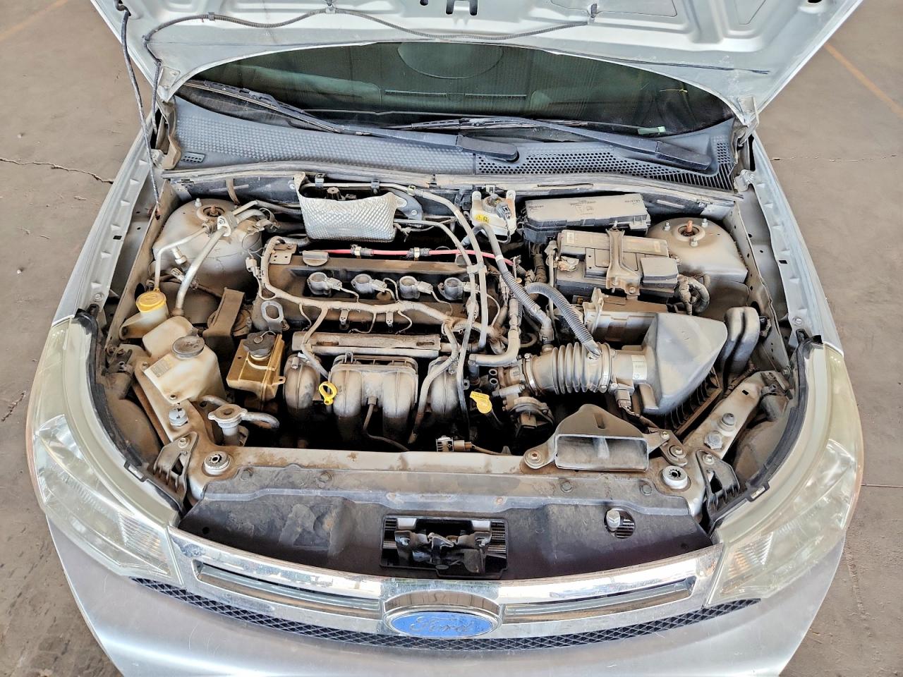 2010 Ford Focus Se Серебряный vin: 1FAHP3FN6AW269983
