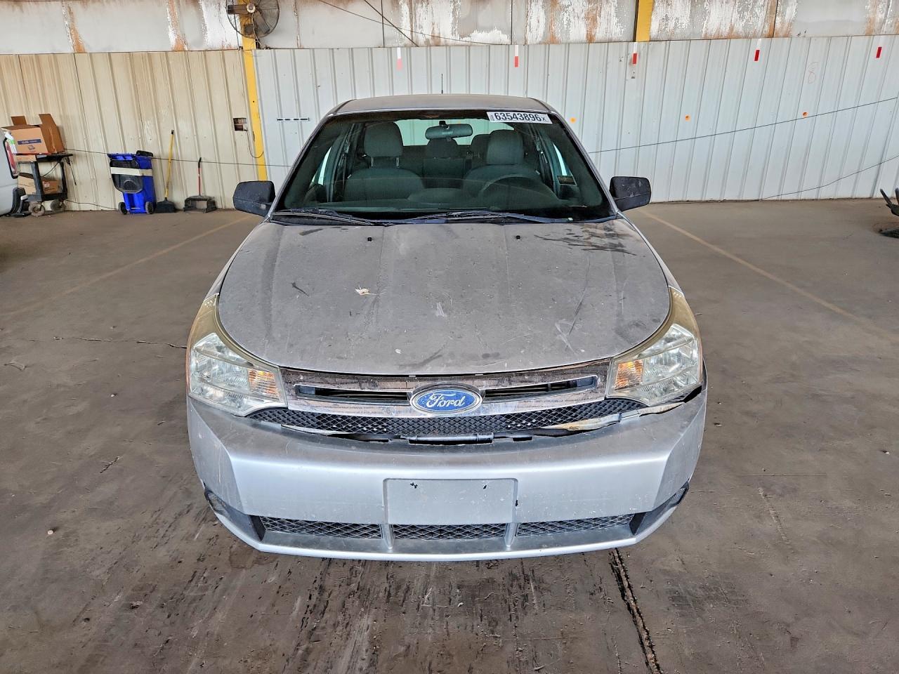 2010 Ford Focus Se Серебряный vin: 1FAHP3FN6AW269983
