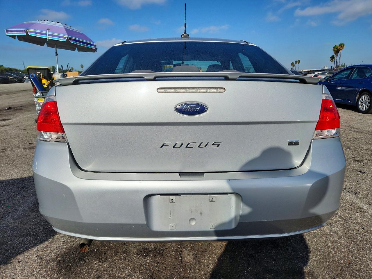 2010 Ford Focus Se Silver vin: 1FAHP3FN6AW273824