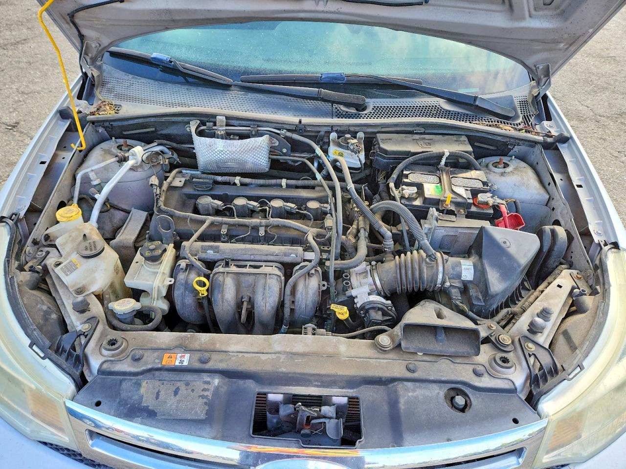 2010 Ford Focus Se Silver vin: 1FAHP3FN6AW273824