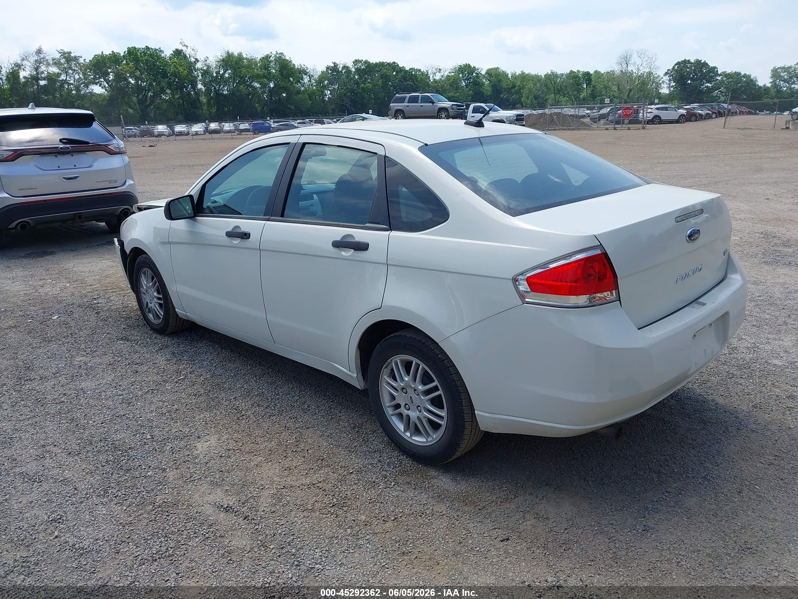 2011 Ford Focus Se White vin: 1FAHP3FN6BW111838