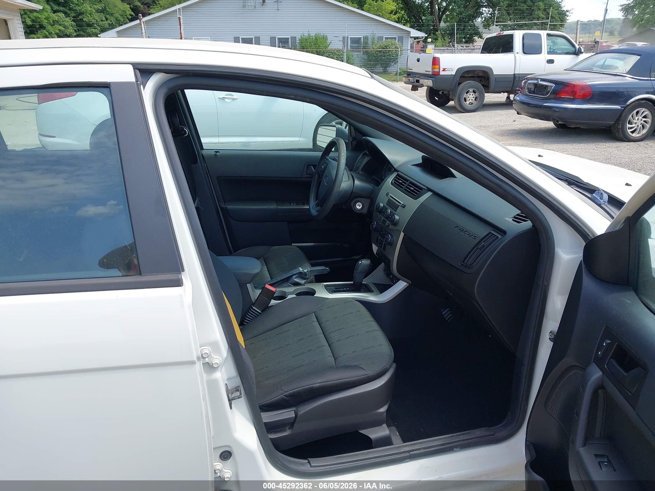 2011 Ford Focus Se White vin: 1FAHP3FN6BW111838