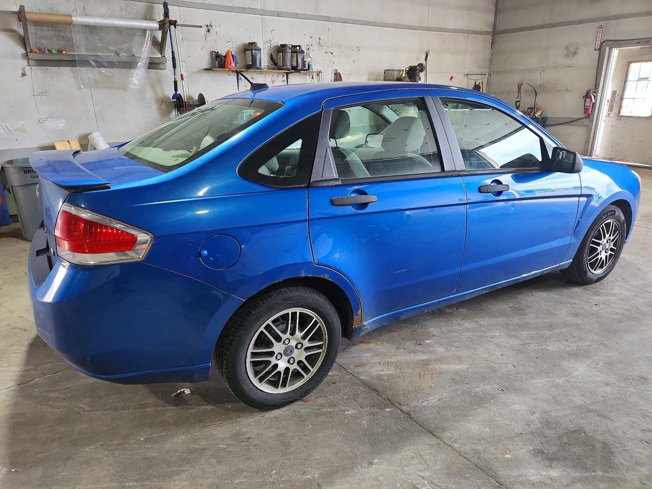 2011 Ford Focus Se Blue vin: 1FAHP3FN6BW126288