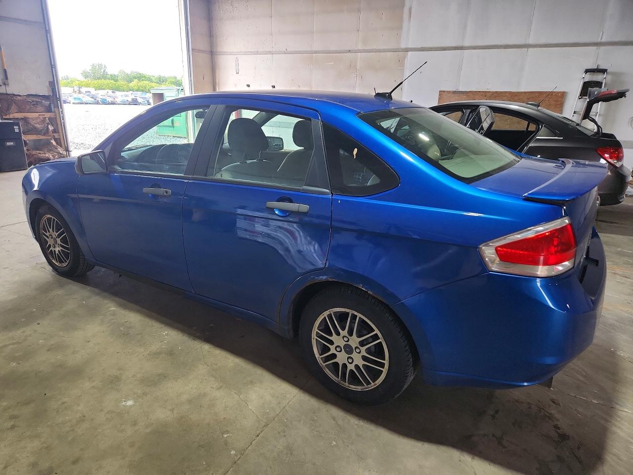 2011 Ford Focus Se Blue vin: 1FAHP3FN6BW126288