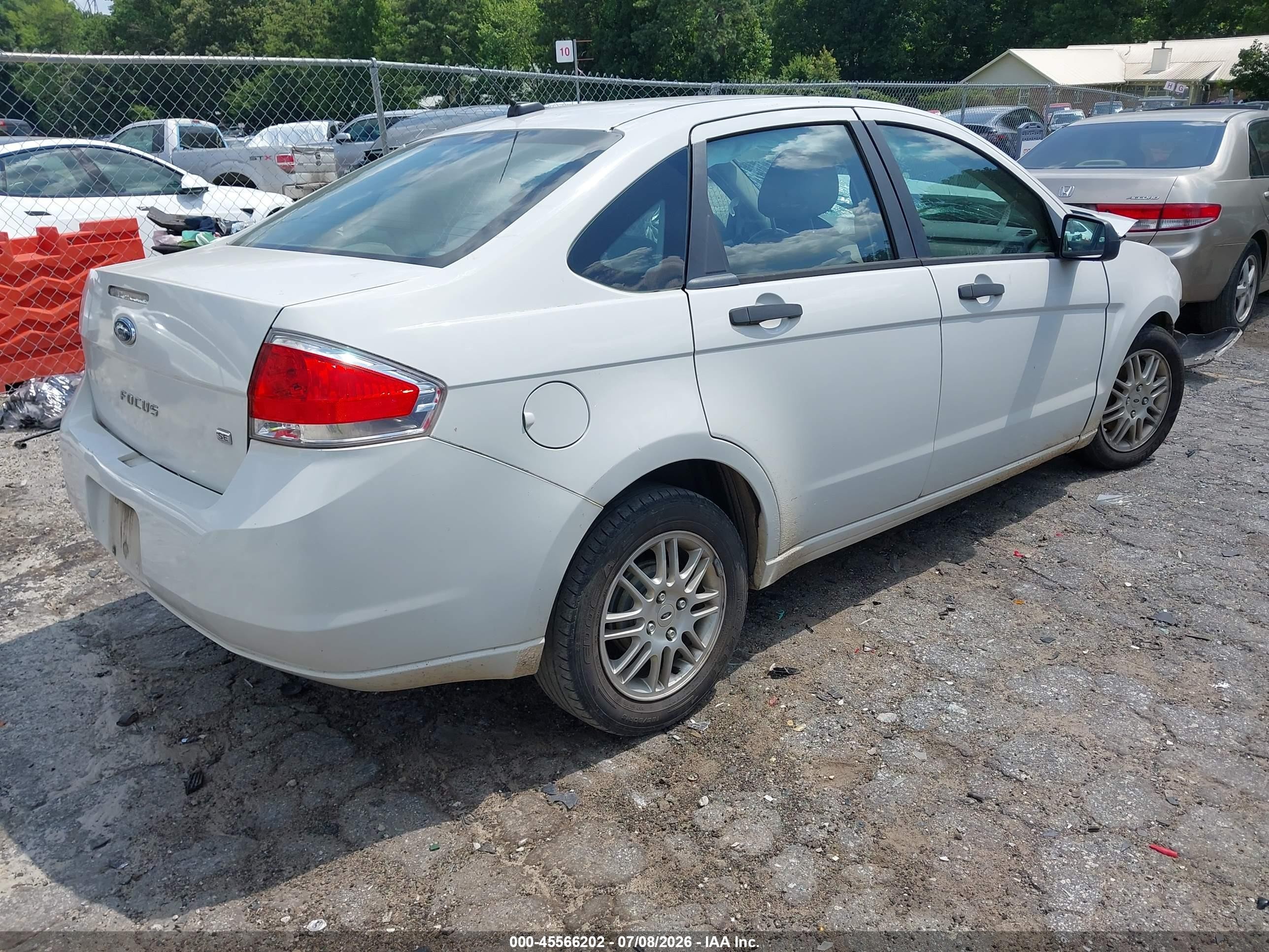 2011 Ford Focus Se White vin: 1FAHP3FN6BW132706