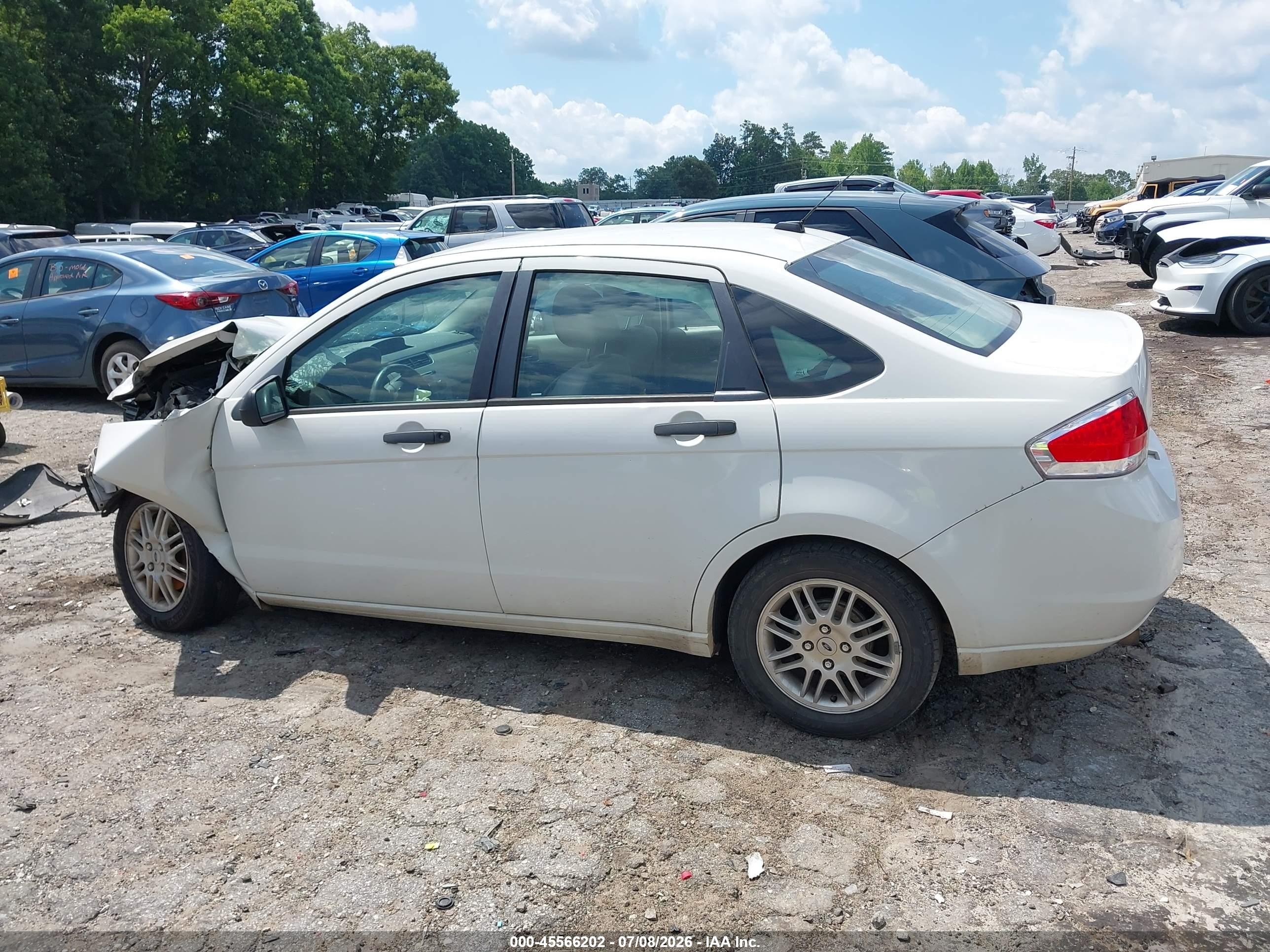 2011 Ford Focus Se White vin: 1FAHP3FN6BW132706