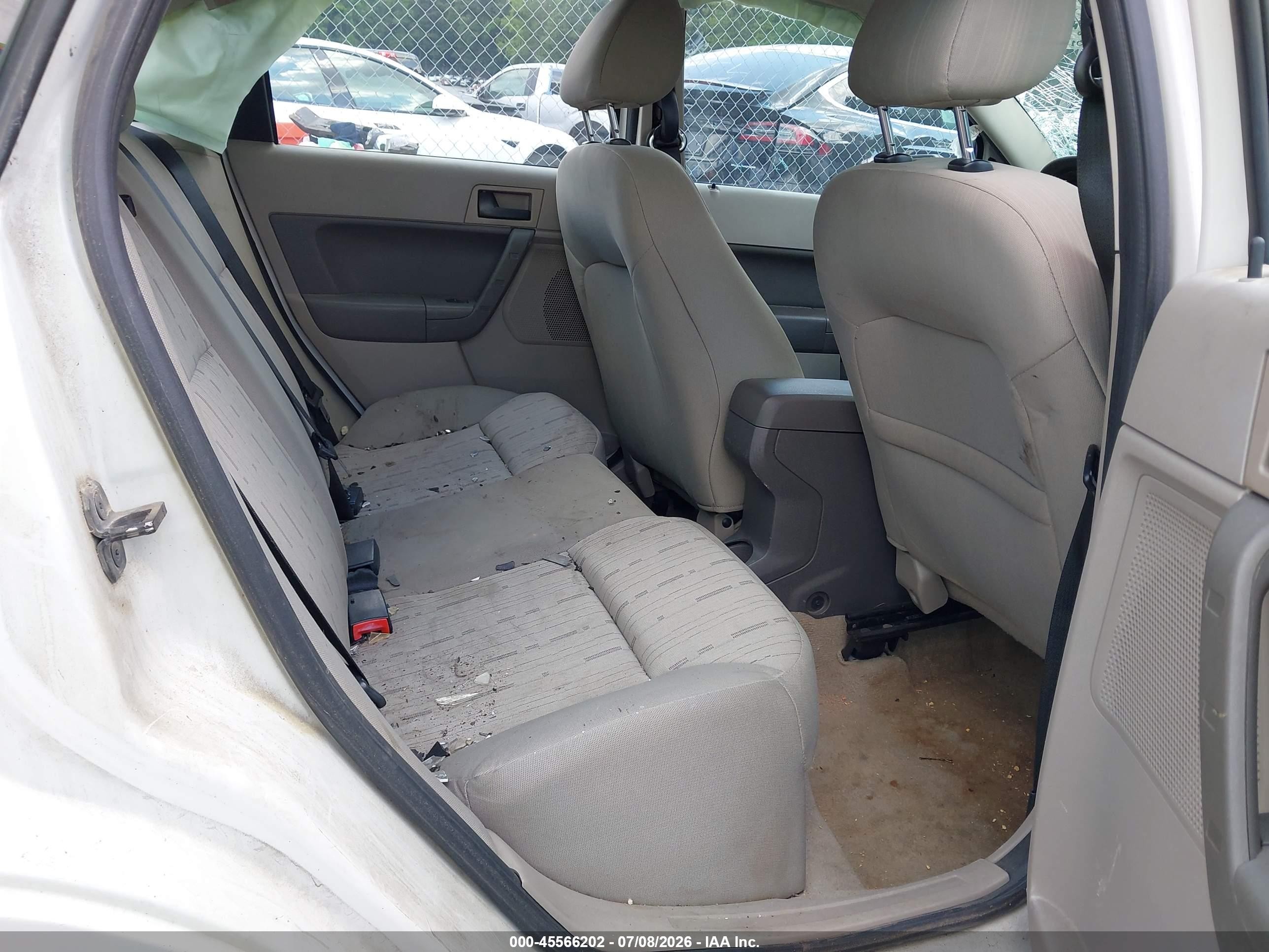 2011 Ford Focus Se White vin: 1FAHP3FN6BW132706