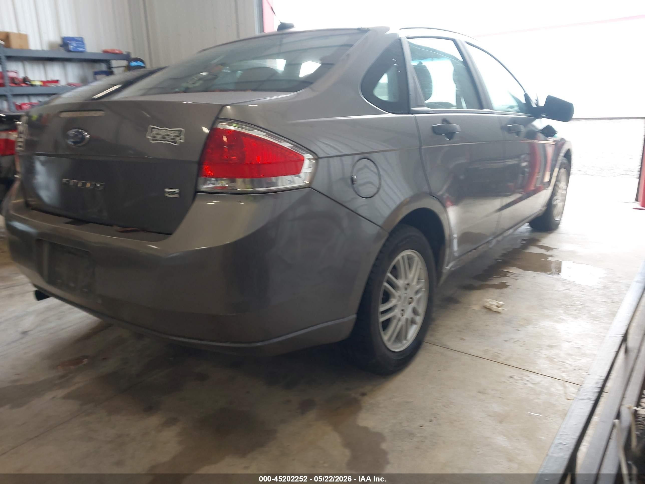 2011 Ford Focus Se Gray vin: 1FAHP3FN6BW153037