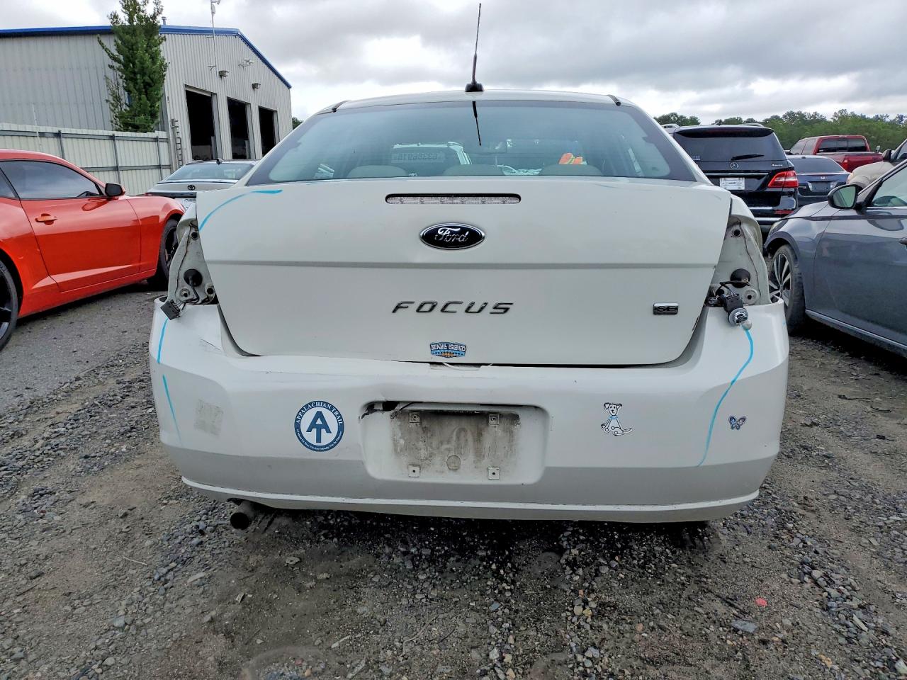 2011 Ford Focus Se White vin: 1FAHP3FN6BW174664