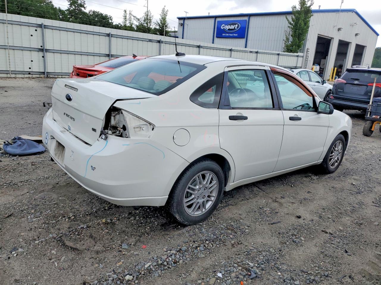 2011 Ford Focus Se White vin: 1FAHP3FN6BW174664