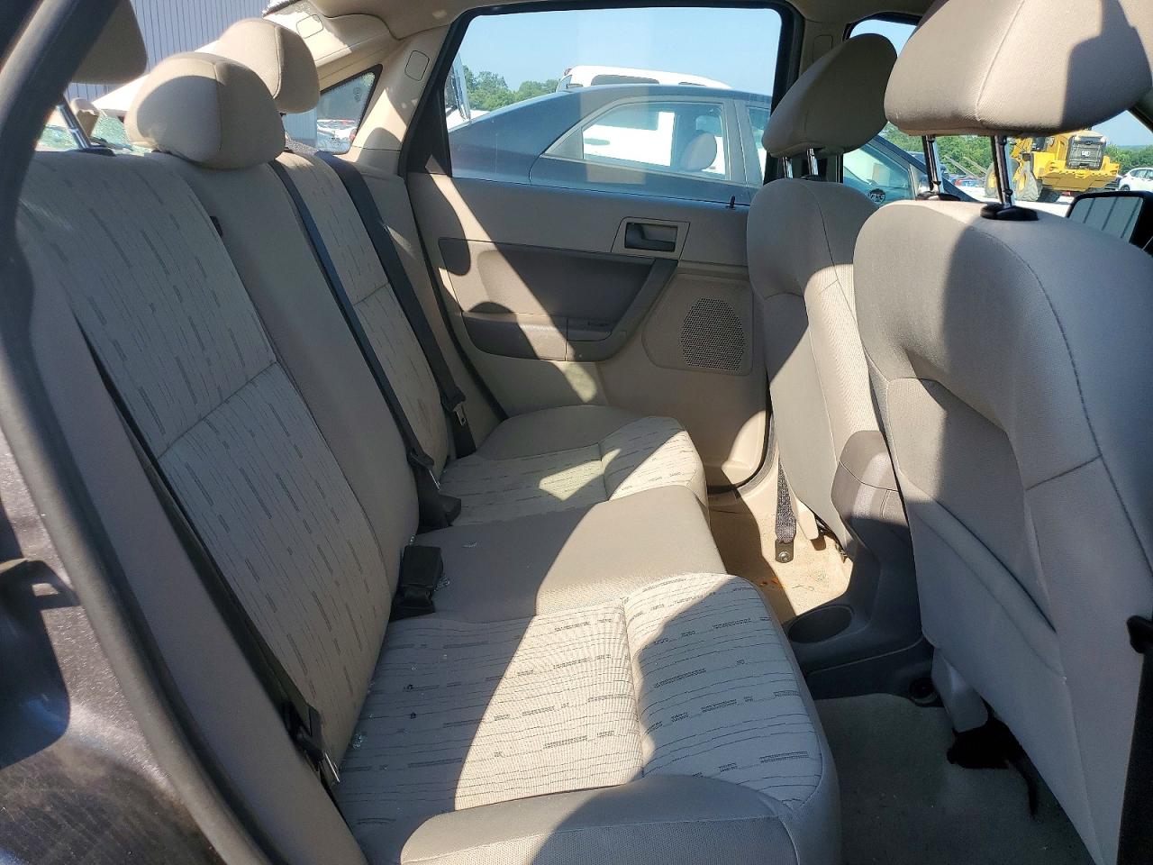 2011 Ford Focus Se Gray vin: 1FAHP3FN6BW180979