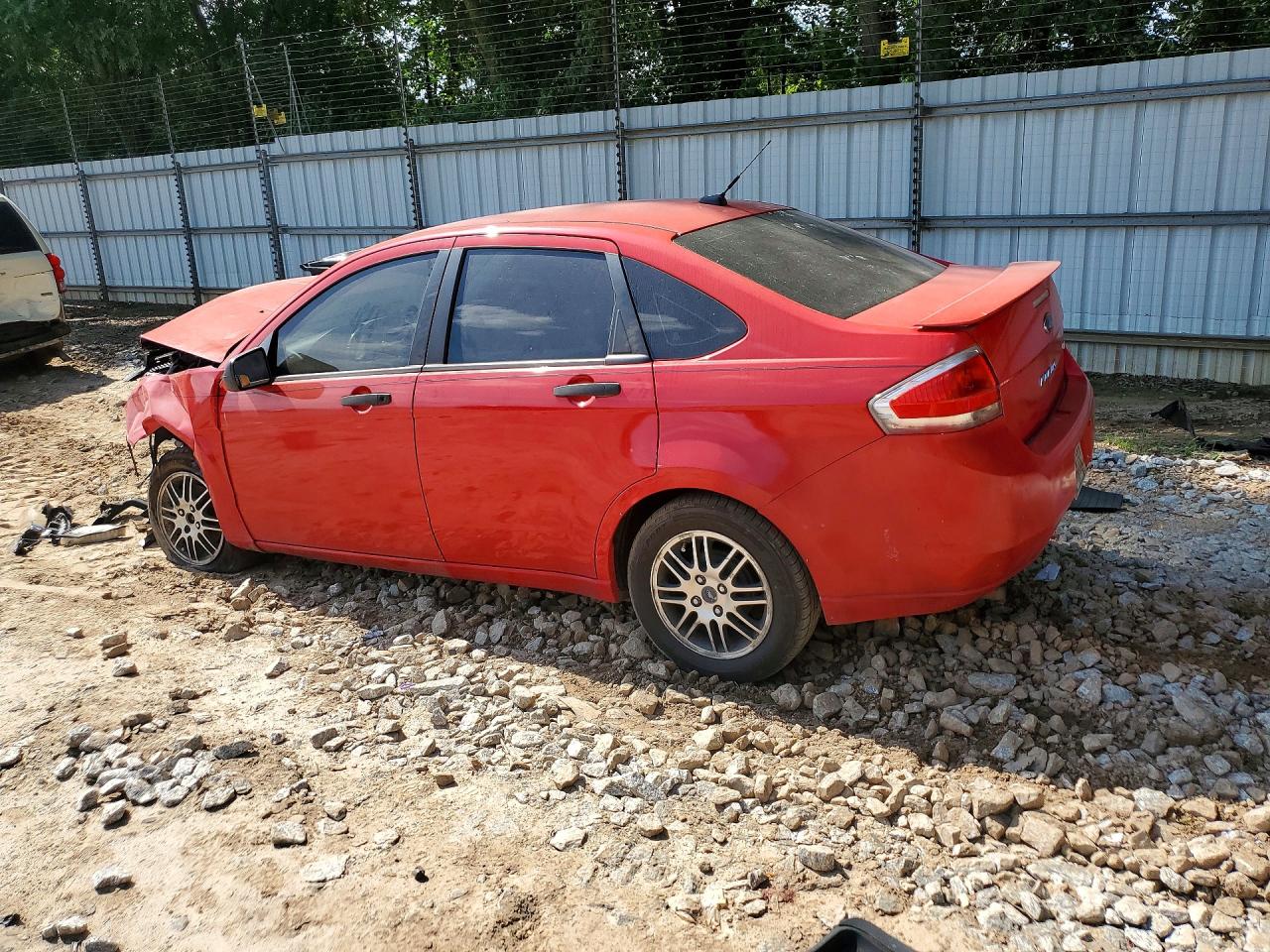 2011 Ford Focus Se Red vin: 1FAHP3FN6BW187558