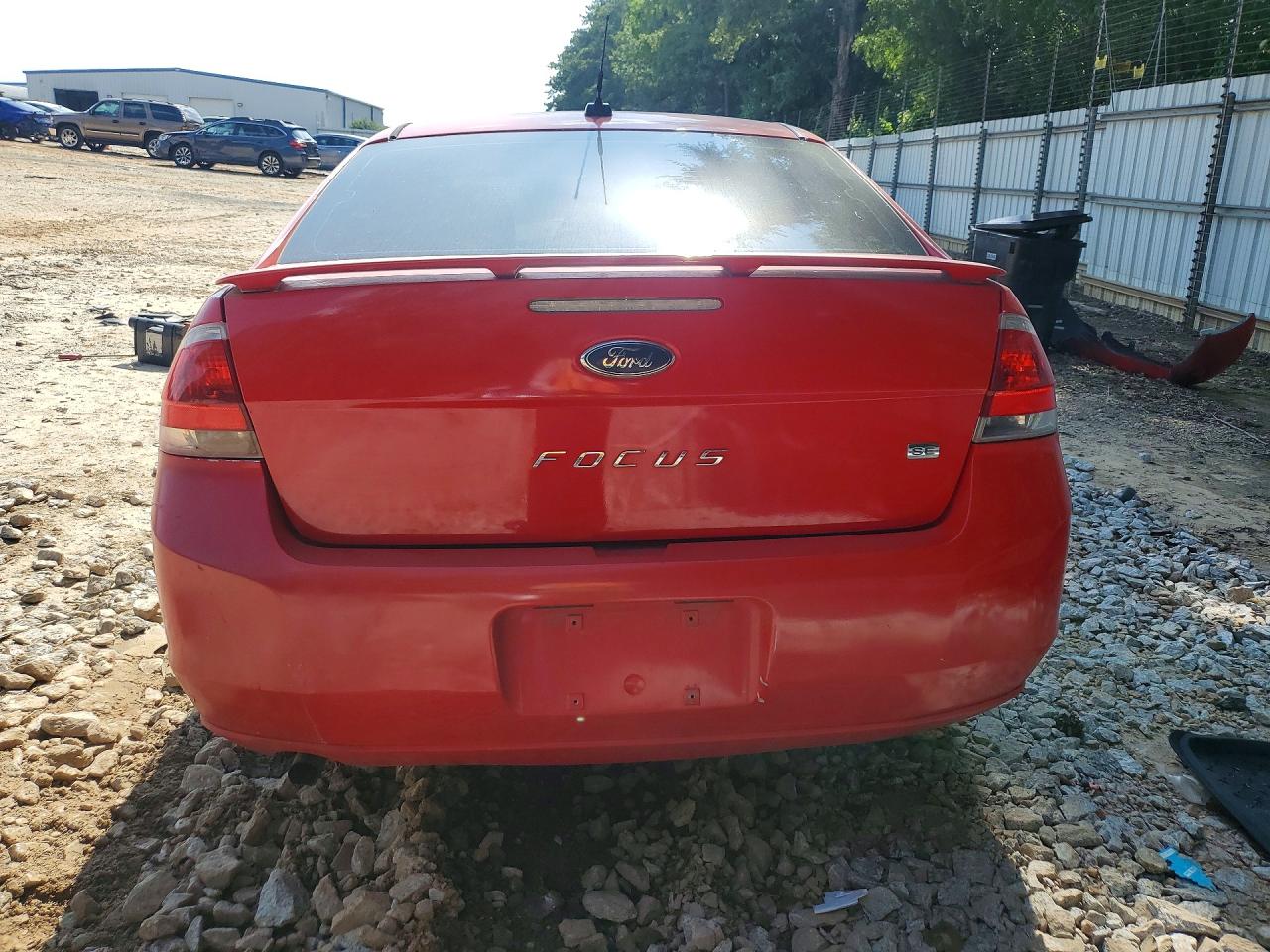 2011 Ford Focus Se Red vin: 1FAHP3FN6BW187558
