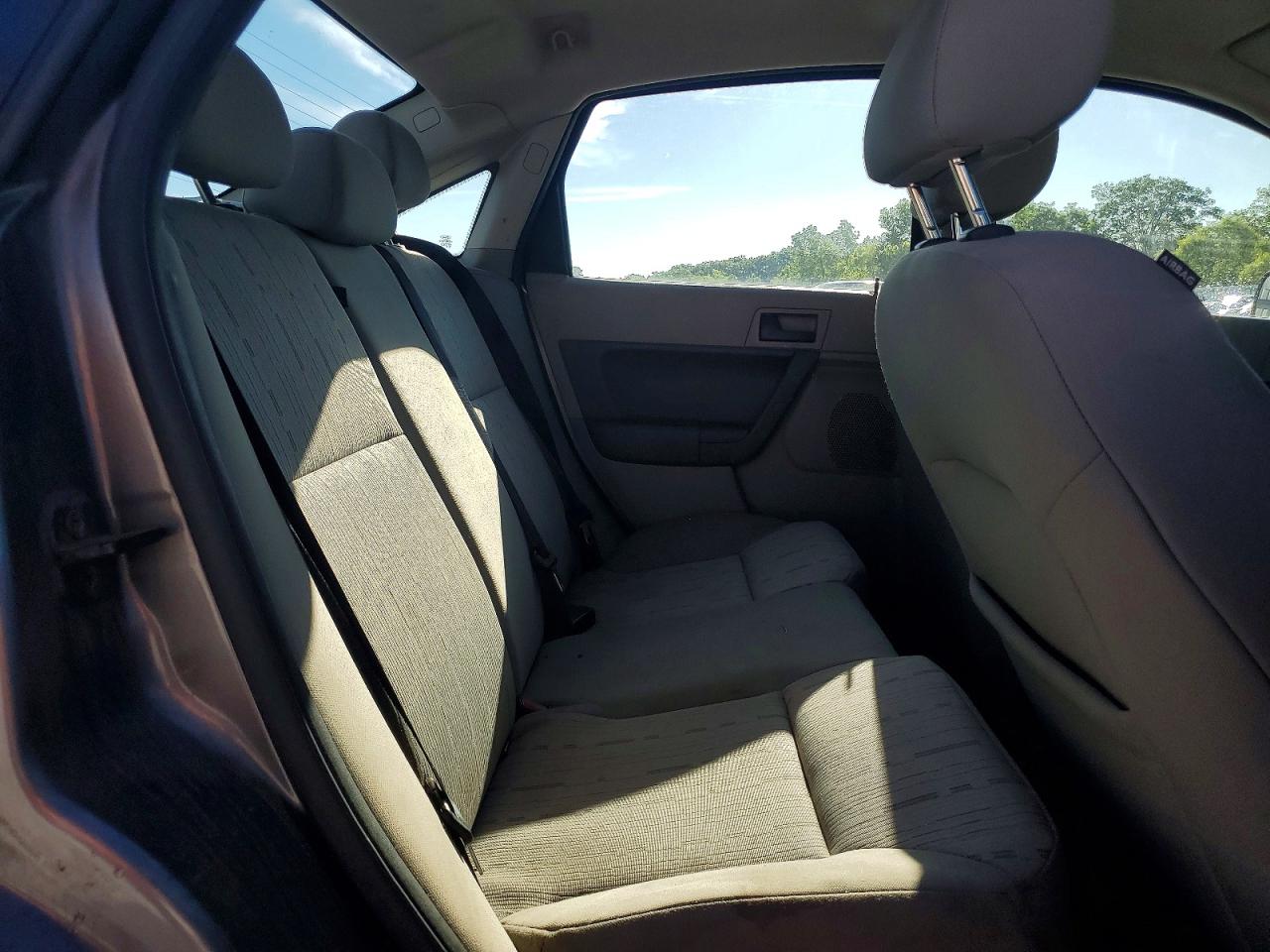 2010 Ford Focus Se Gray vin: 1FAHP3FN7AW139338