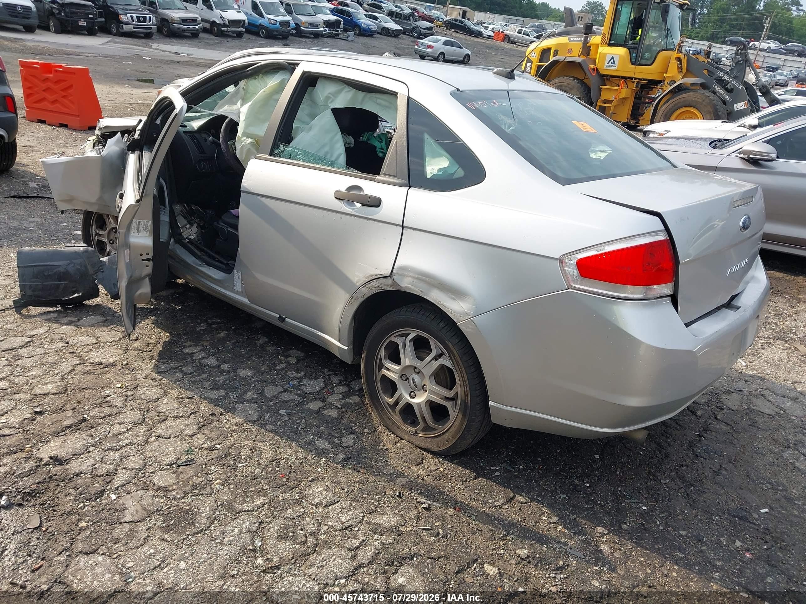 2010 Ford Focus Se Silver vin: 1FAHP3FN7AW214667