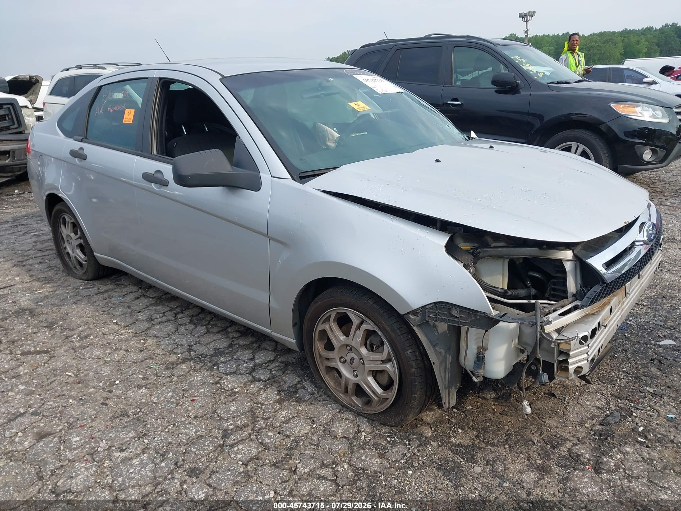 2010 Ford Focus Se Silver vin: 1FAHP3FN7AW214667