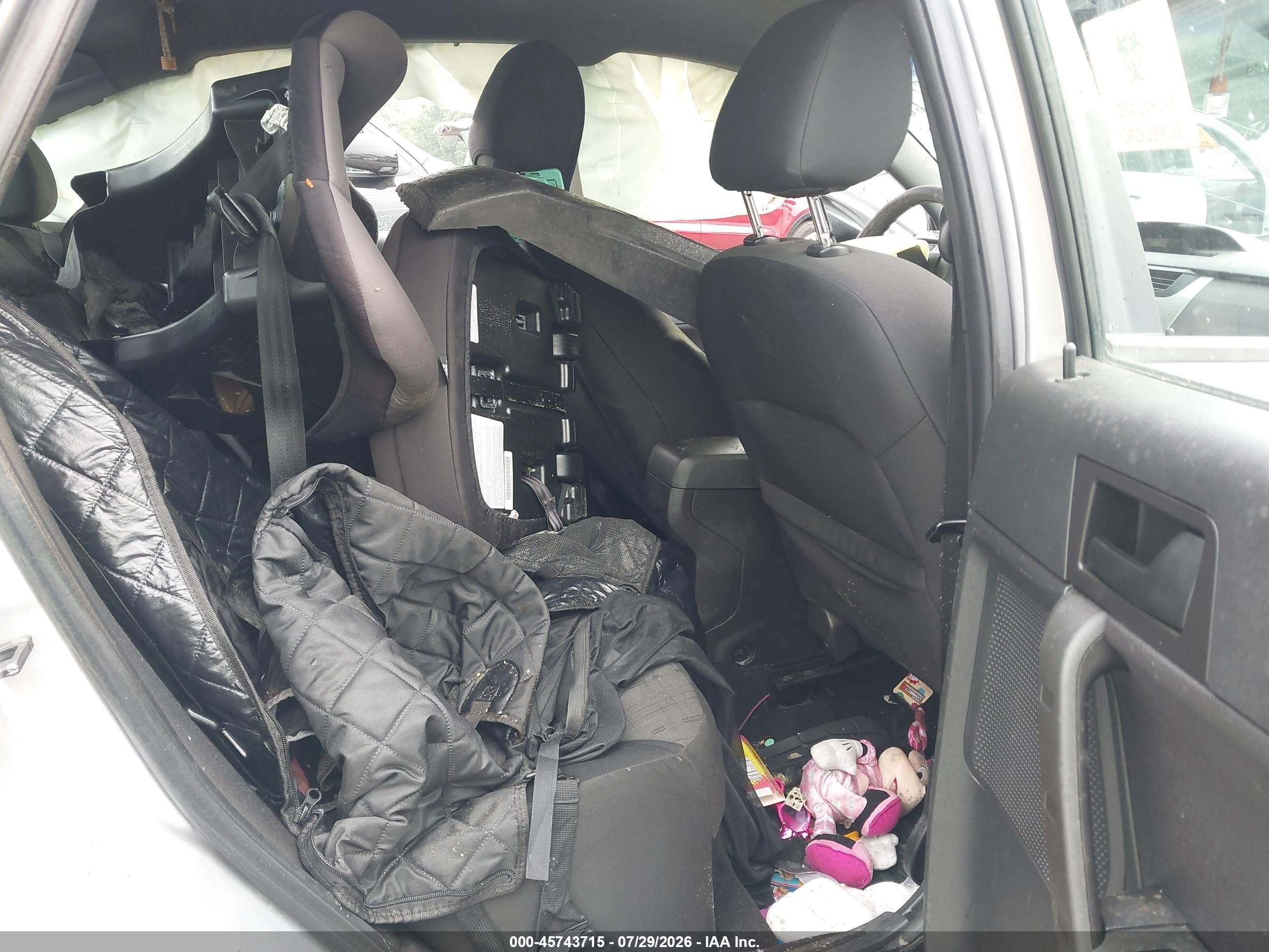 2010 Ford Focus Se Silver vin: 1FAHP3FN7AW214667