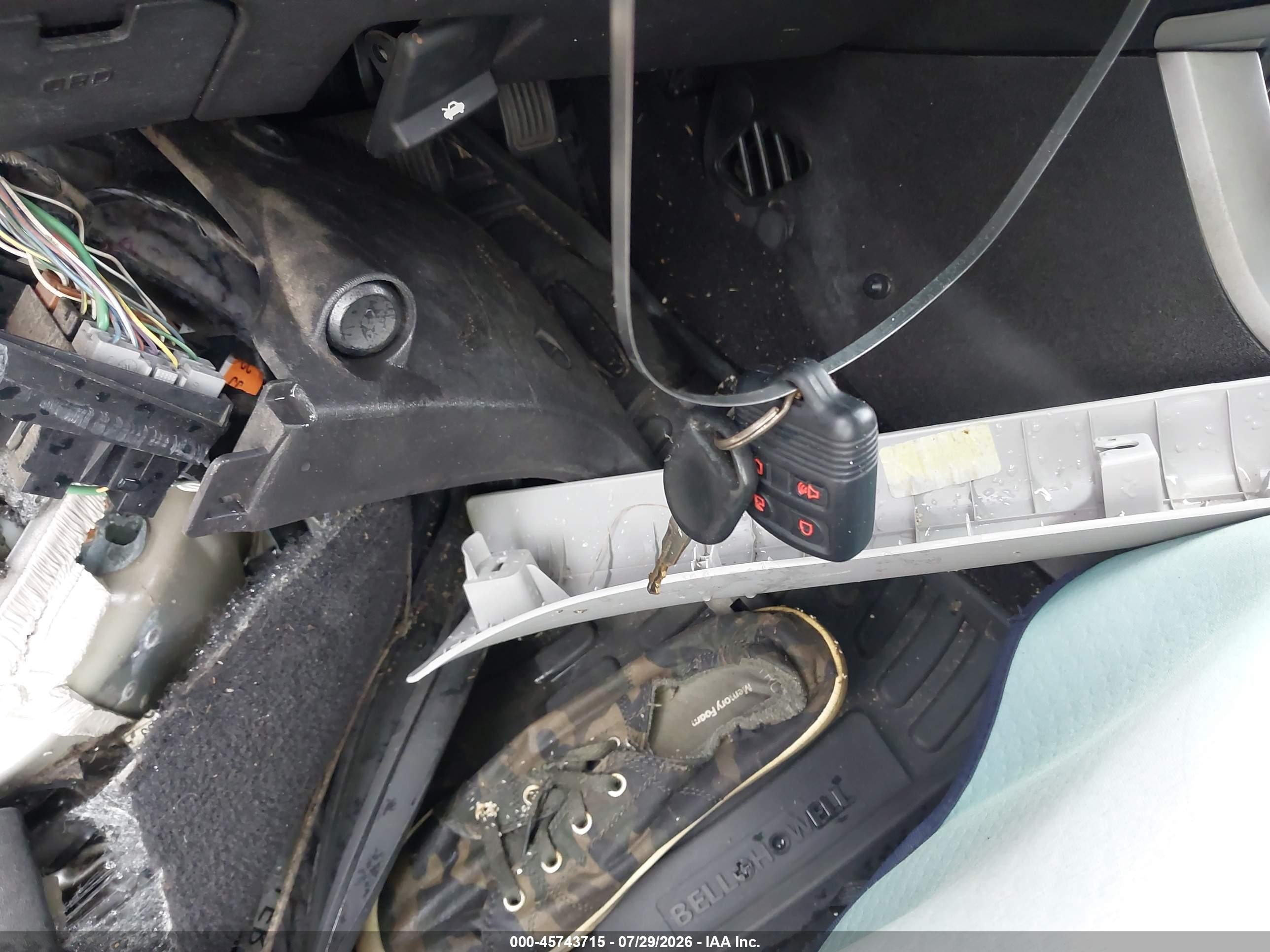 2010 Ford Focus Se Silver vin: 1FAHP3FN7AW214667