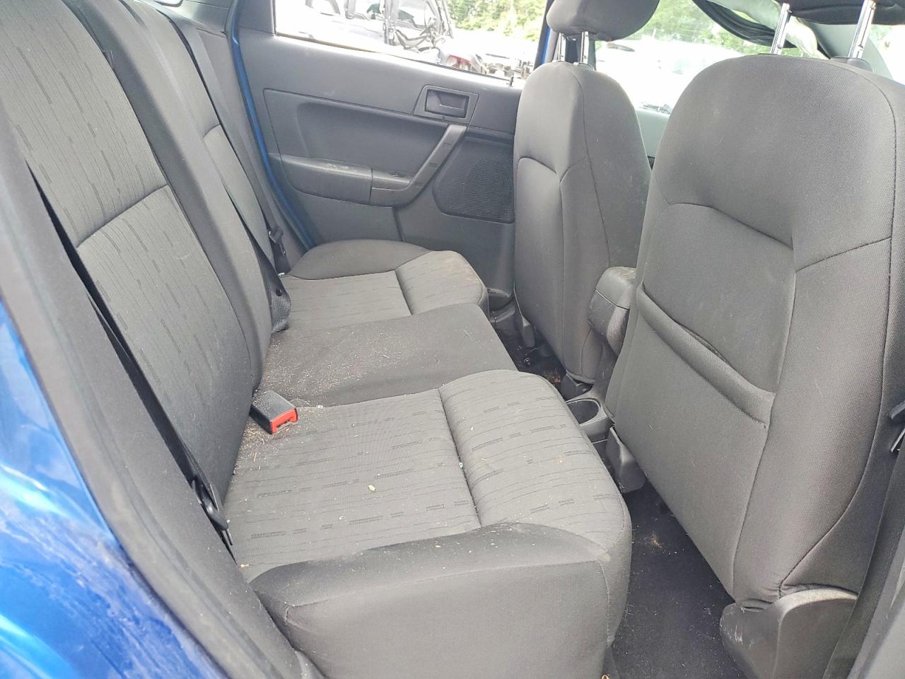 2010 Ford Focus Se Blue vin: 1FAHP3FN7AW214863