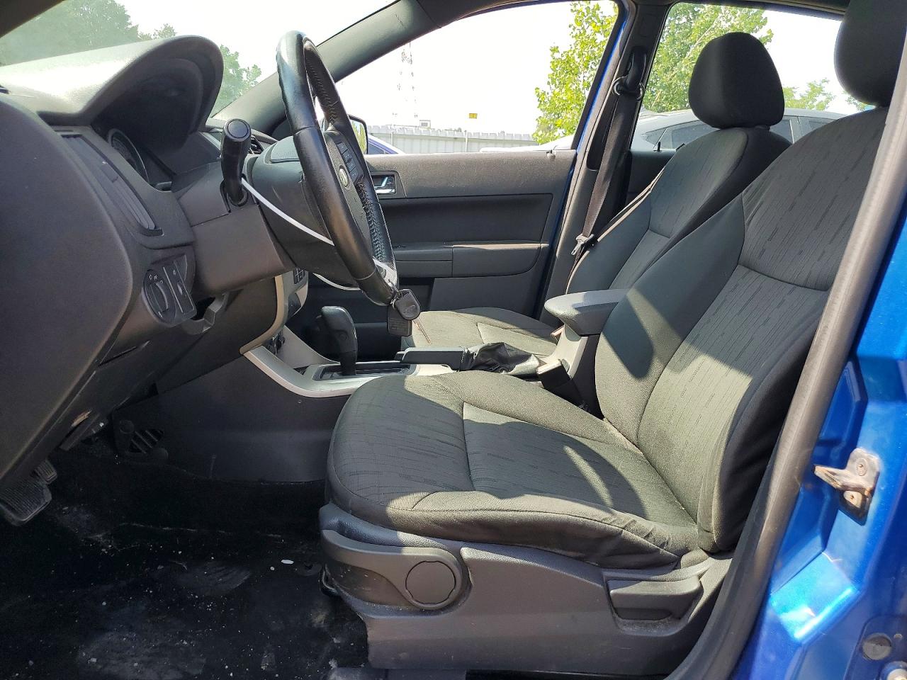 2010 Ford Focus Se Blue vin: 1FAHP3FN7AW216435